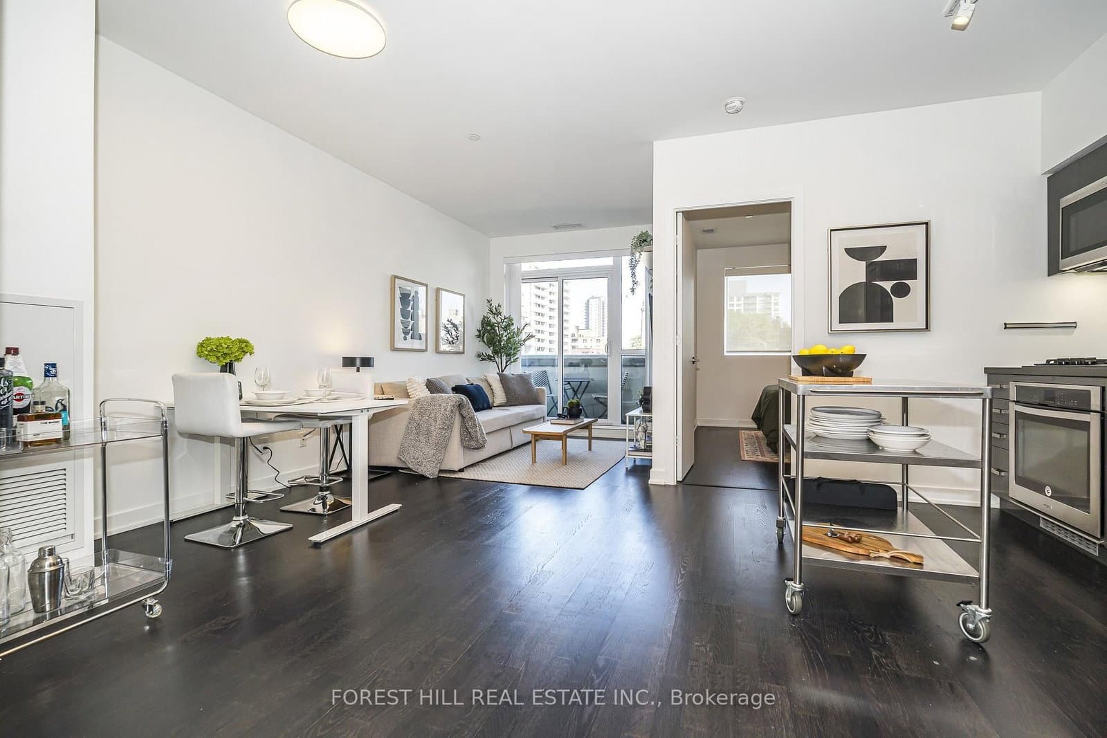 501 St Clair Avenue W, Unit 202 thumbnail 4