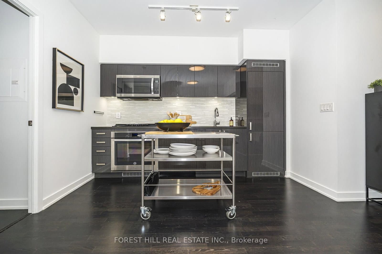 501 St Clair Avenue W, Unit 202 thumbnail 8