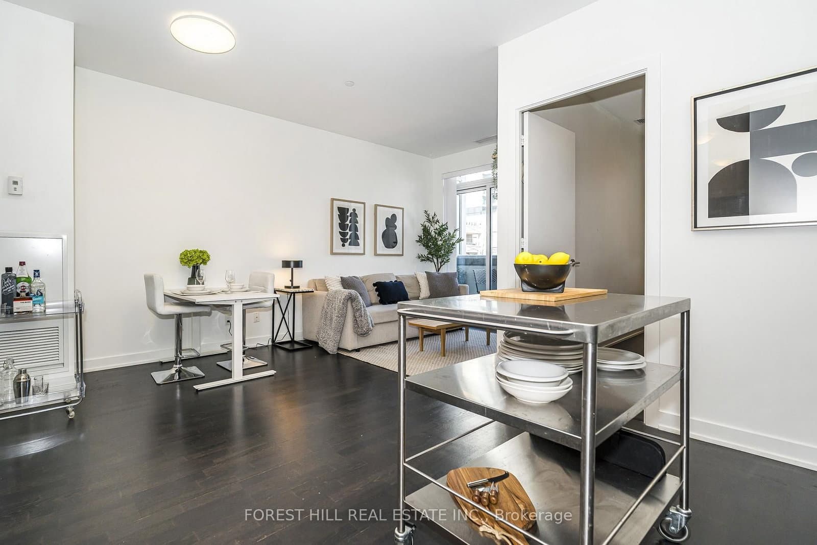 501 St Clair Avenue W, Unit 202 thumbnail 9
