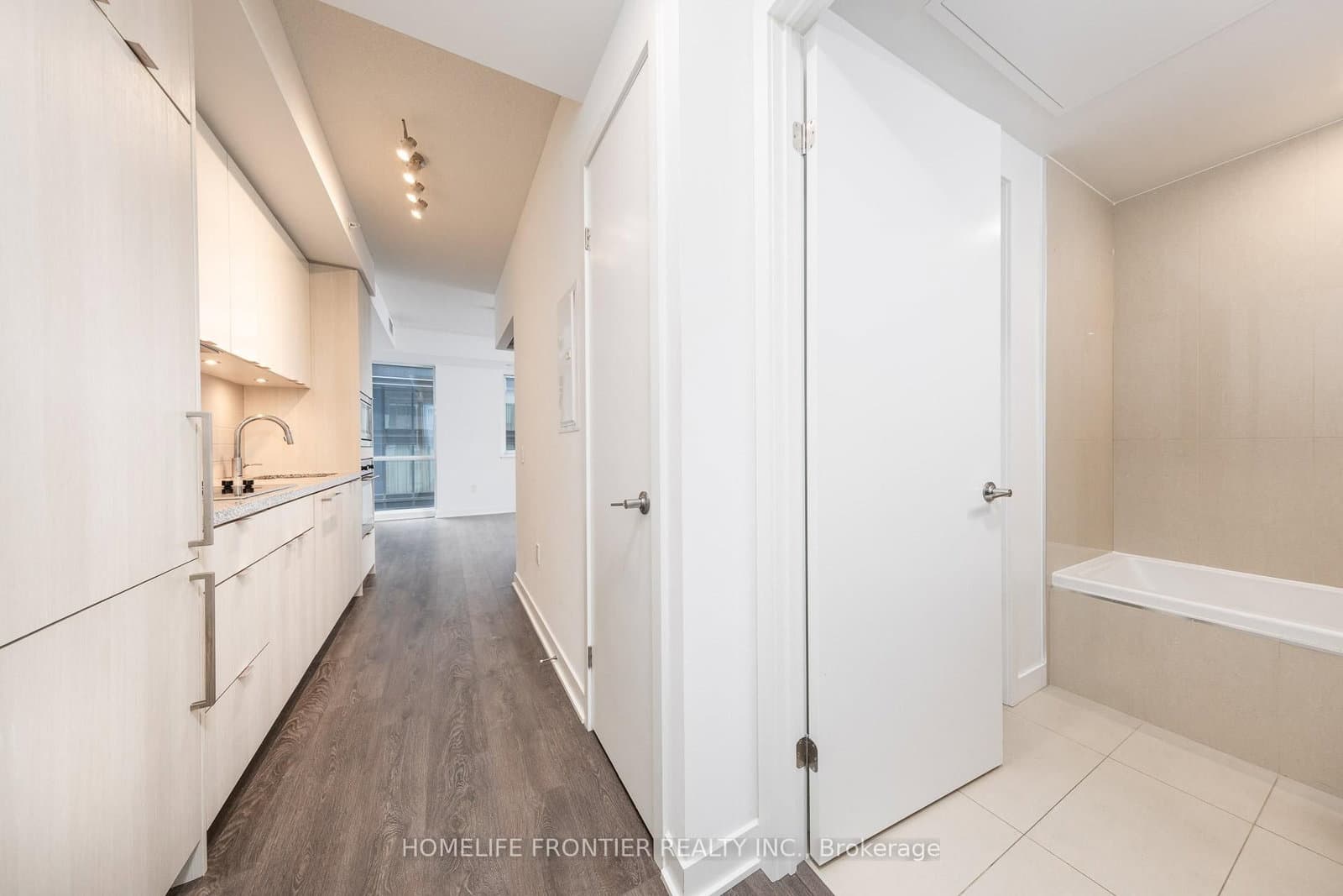 115 Blue Jays Way, Unit 705 thumbnail 6