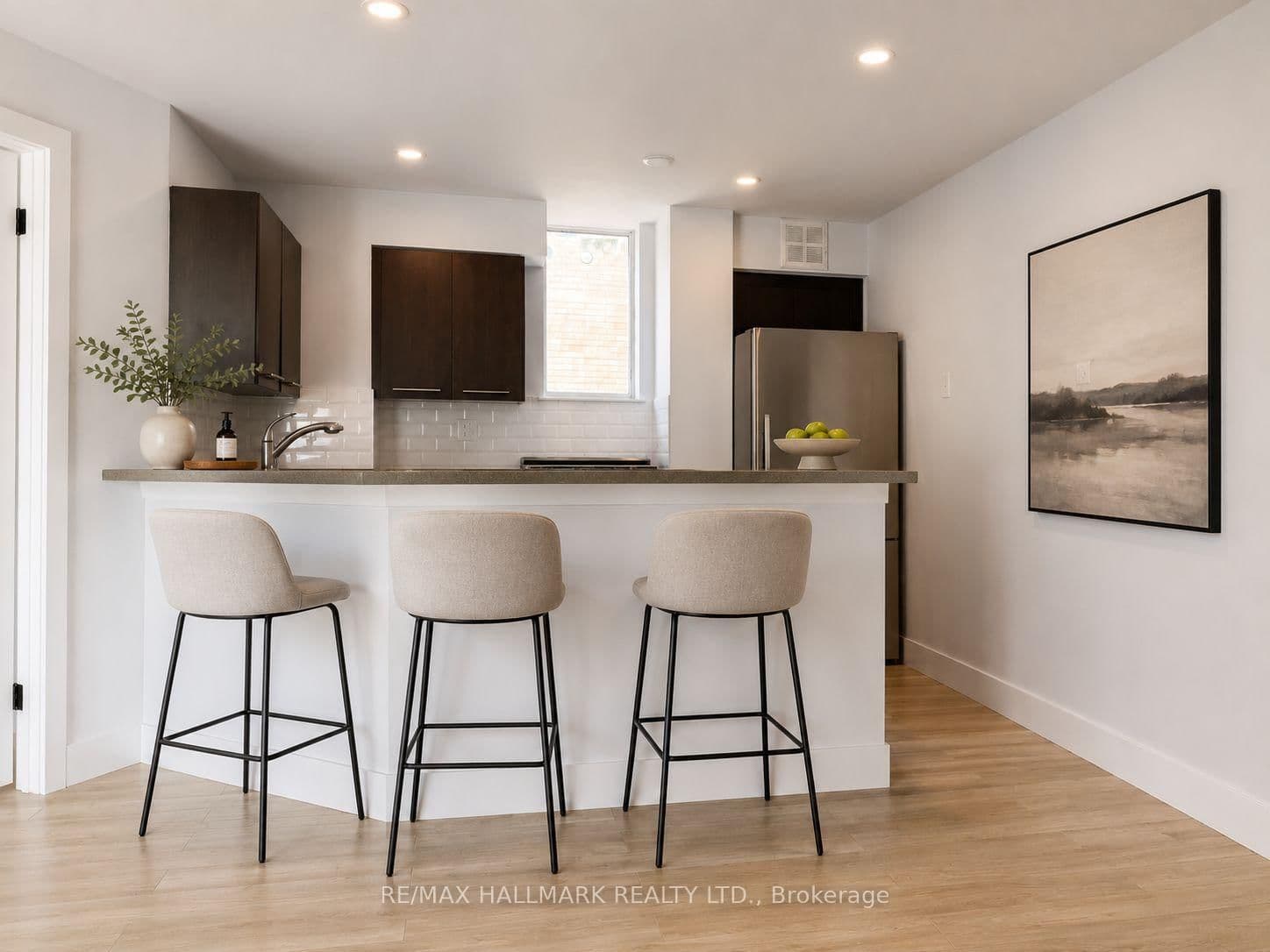 95 Lombard Street, Unit 805 thumbnail 4