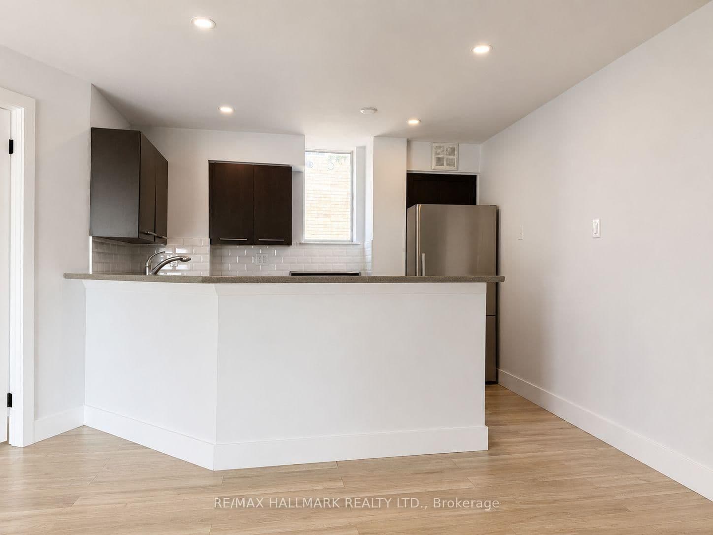 95 Lombard Street, Unit 805 thumbnail 5