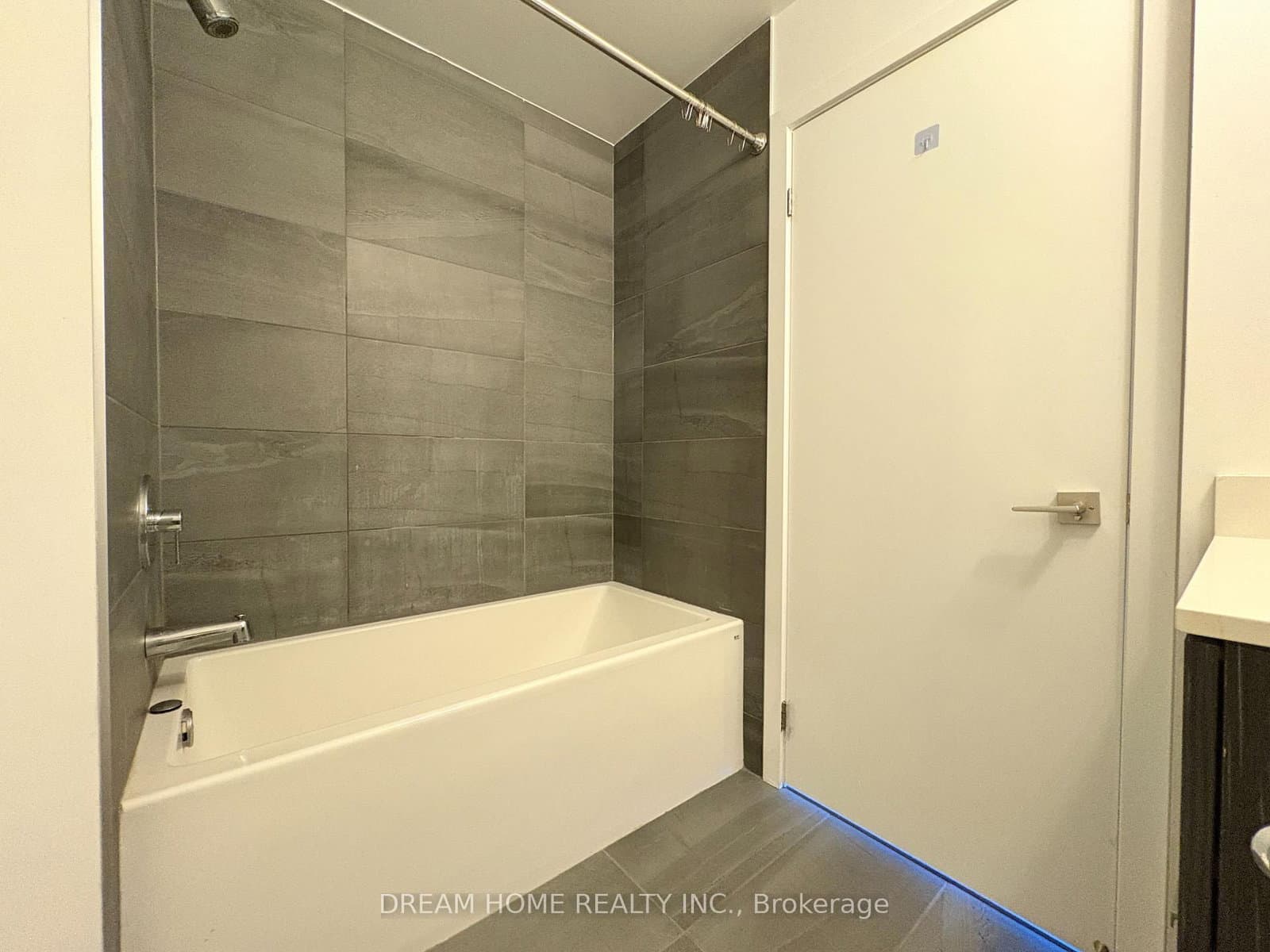 56 Forest Manor Road, Unit 2510 thumbnail 8