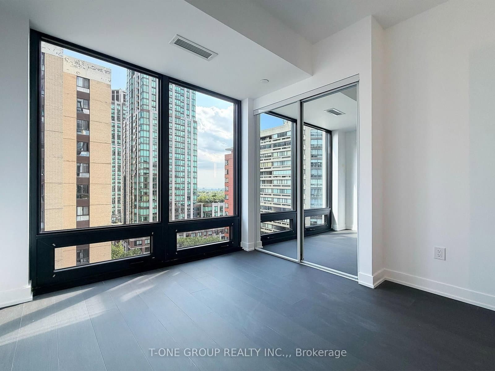 91 Montclair Avenue, Unit 1706 thumbnail 16