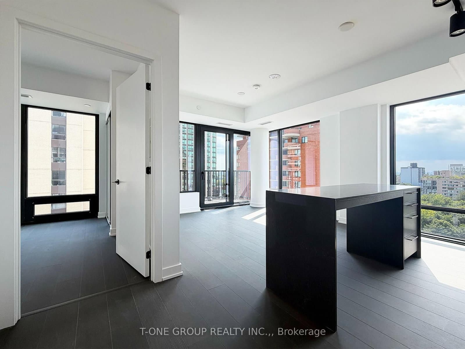 91 Montclair Avenue, Unit 1706 thumbnail 5