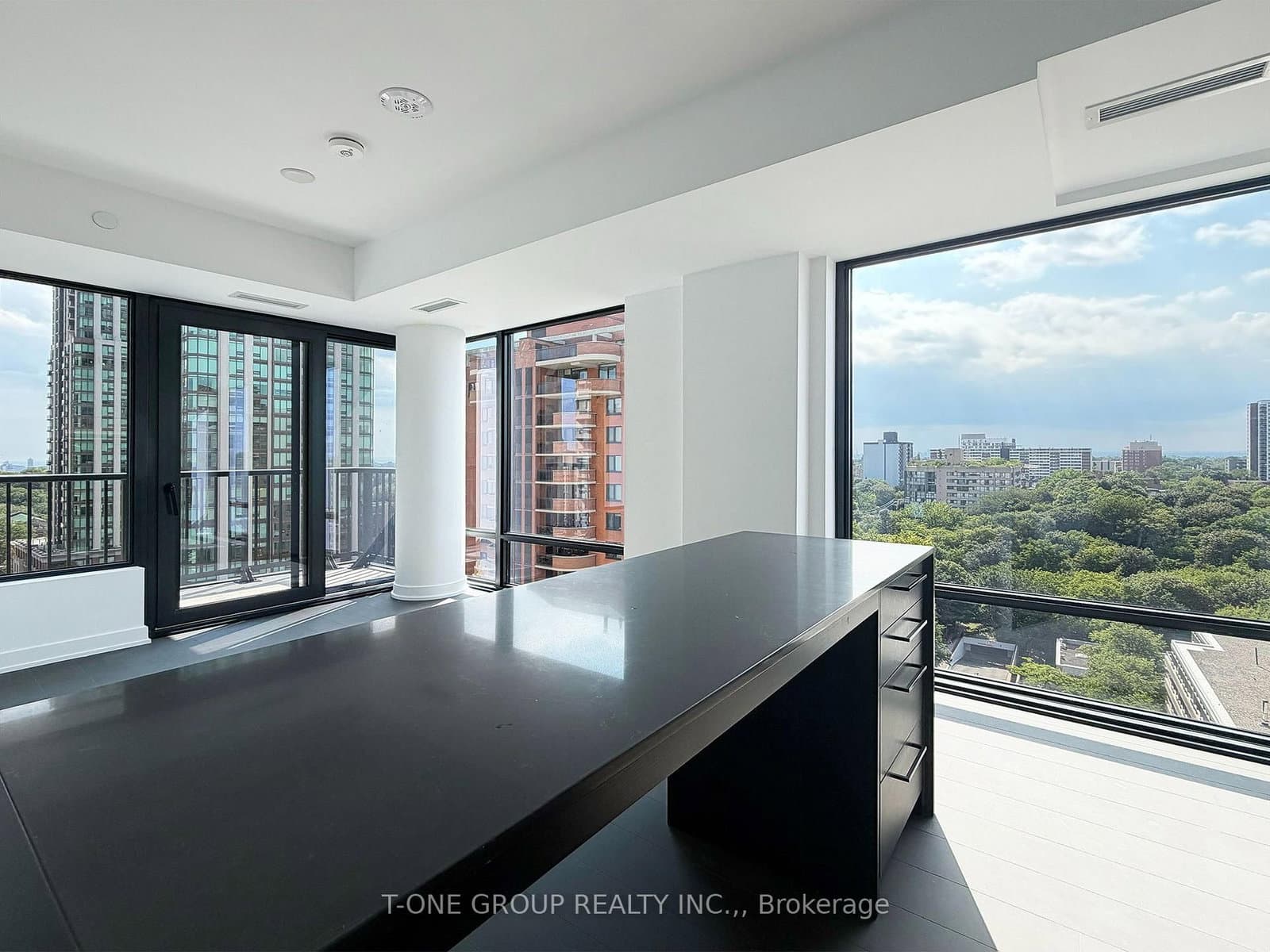 91 Montclair Avenue, Unit 1706 thumbnail 6