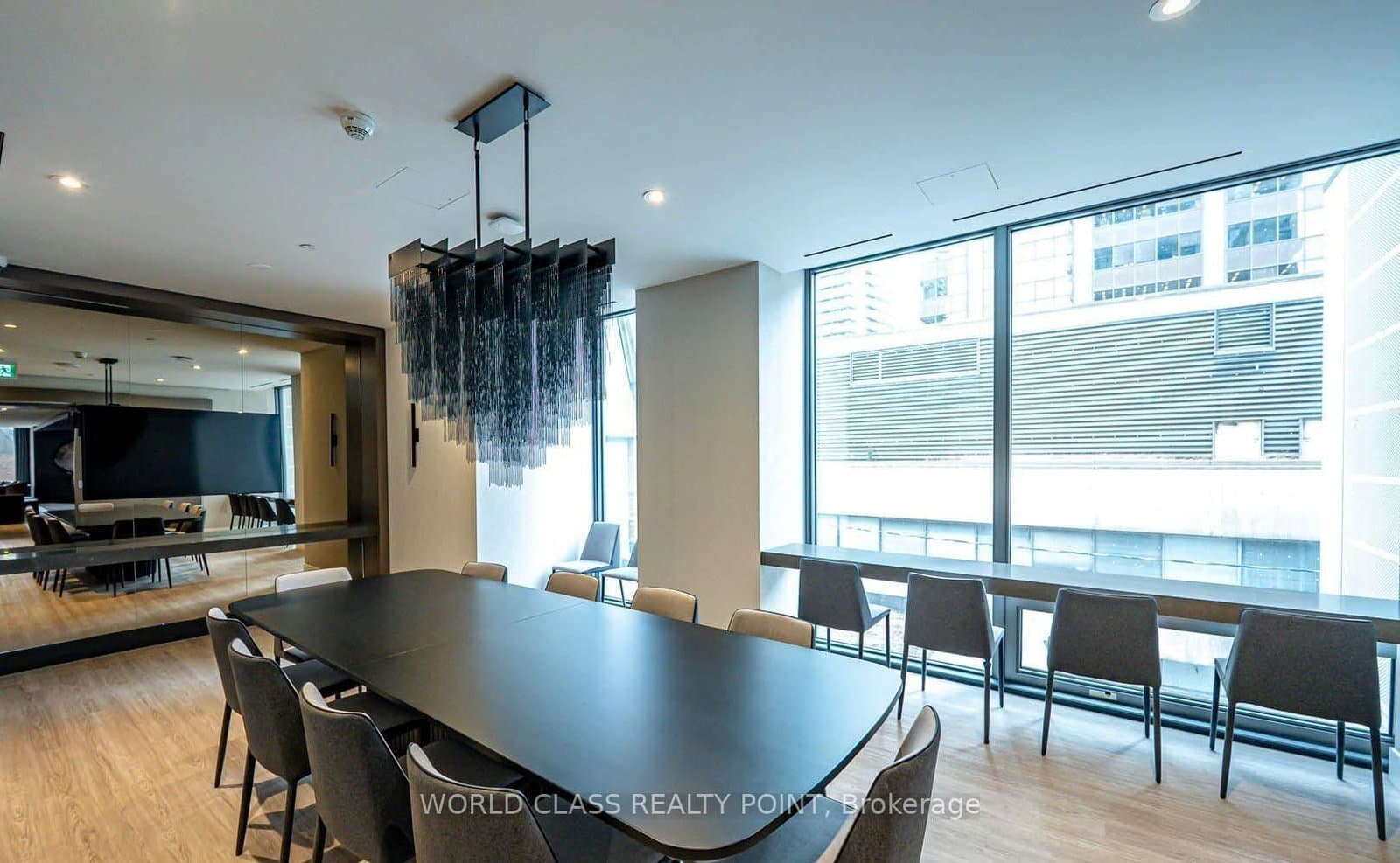 8 Cumberland Street, Unit 2404 thumbnail 17