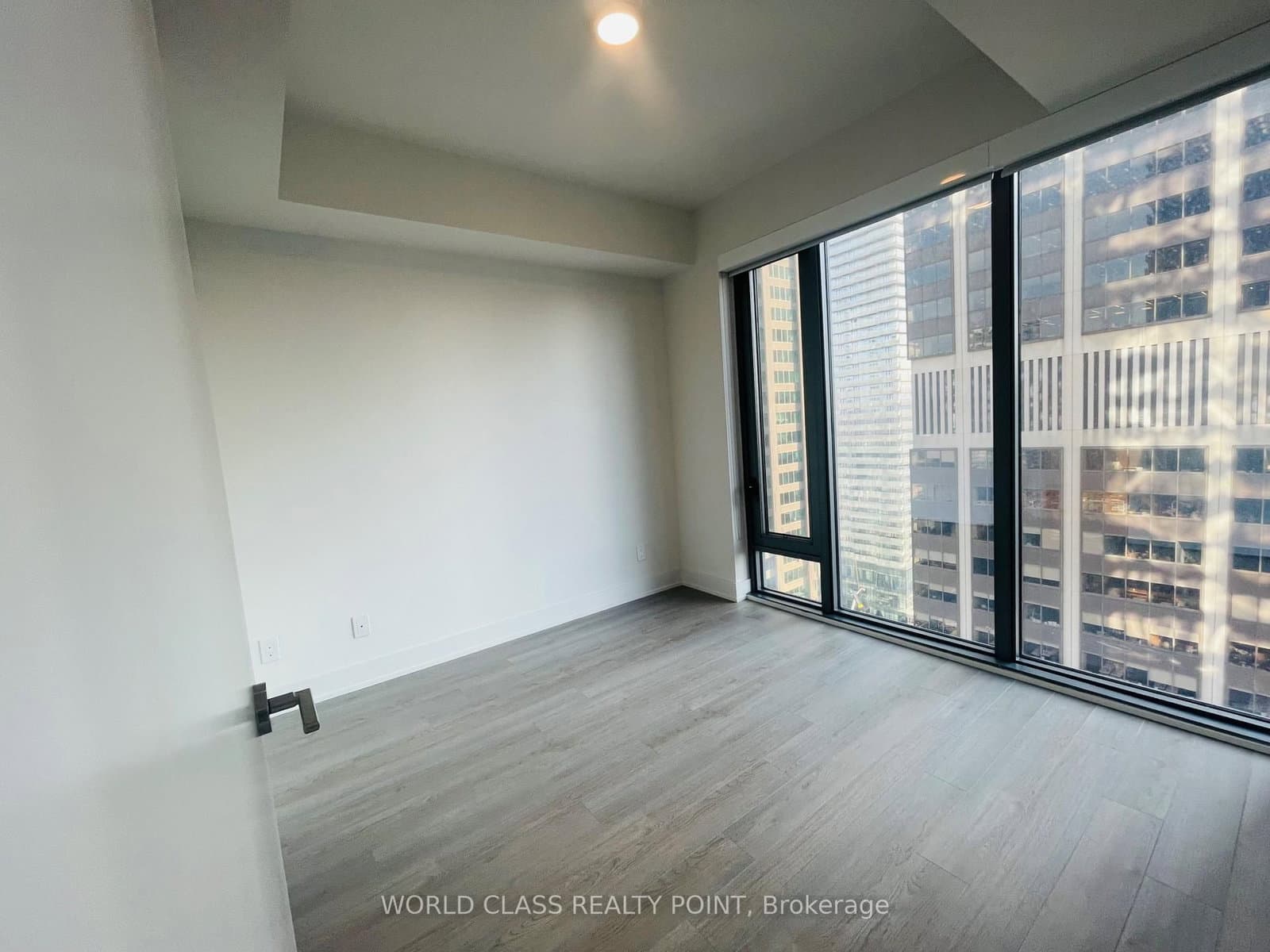 8 Cumberland Street, Unit 2404 thumbnail 6