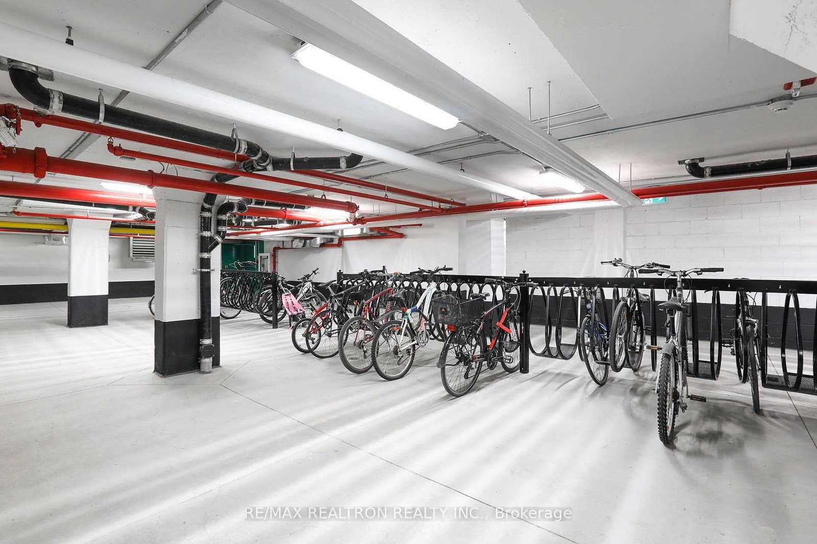 485 Huron Street, Unit 201 thumbnail 18