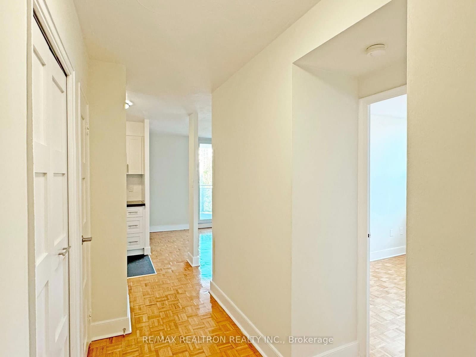 485 Huron Street, Unit 201 thumbnail 8
