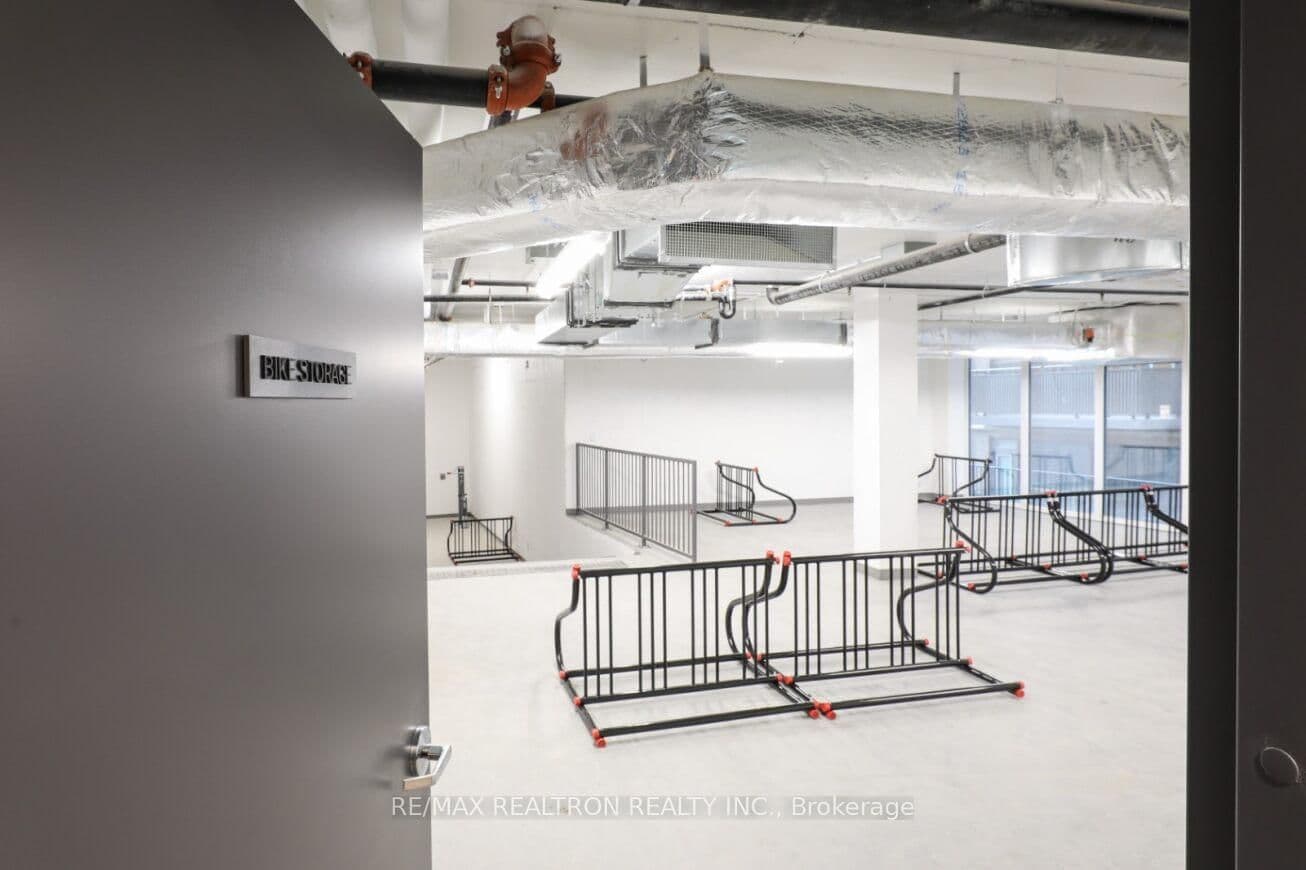2525 Bathurst Street, Unit 1203 thumbnail 29