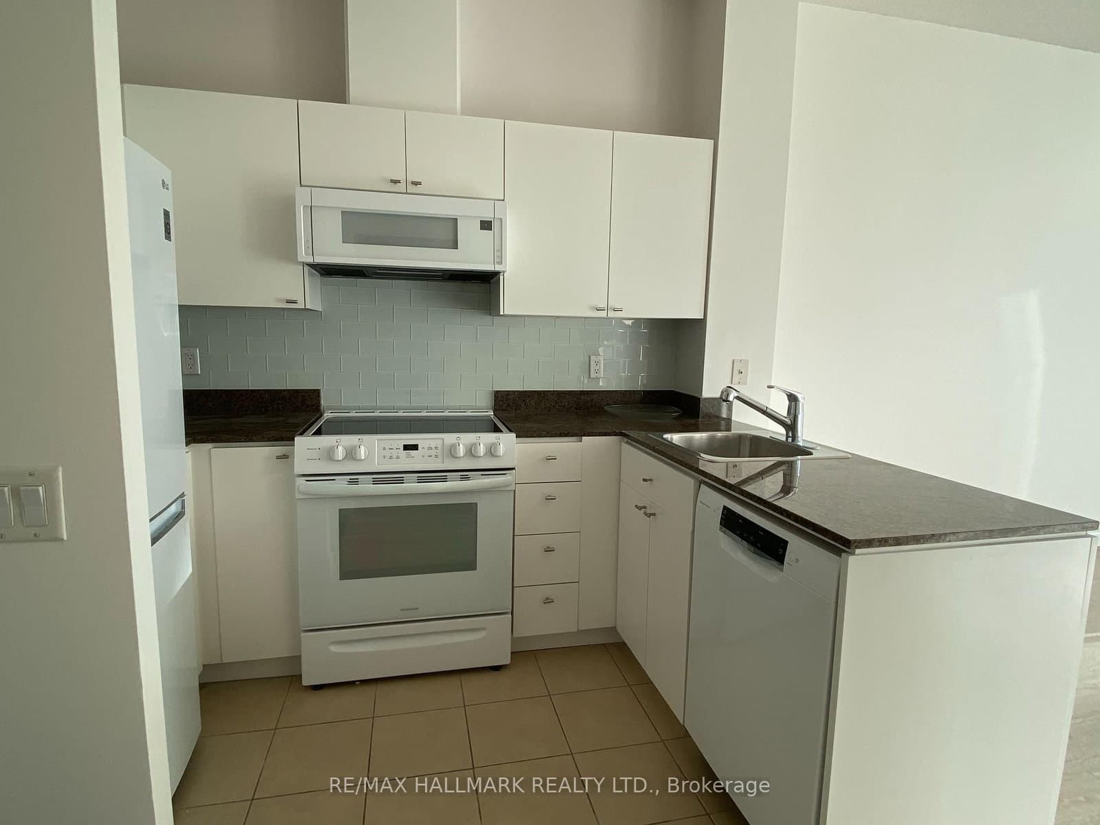 361 Front Street W, Unit 107 thumbnail 16