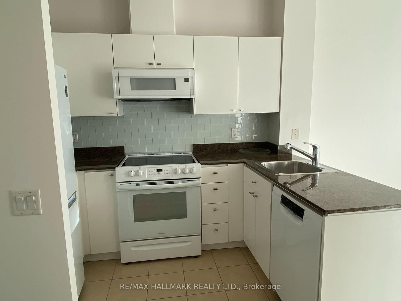 361 Front Street W, Unit 107 thumbnail 18