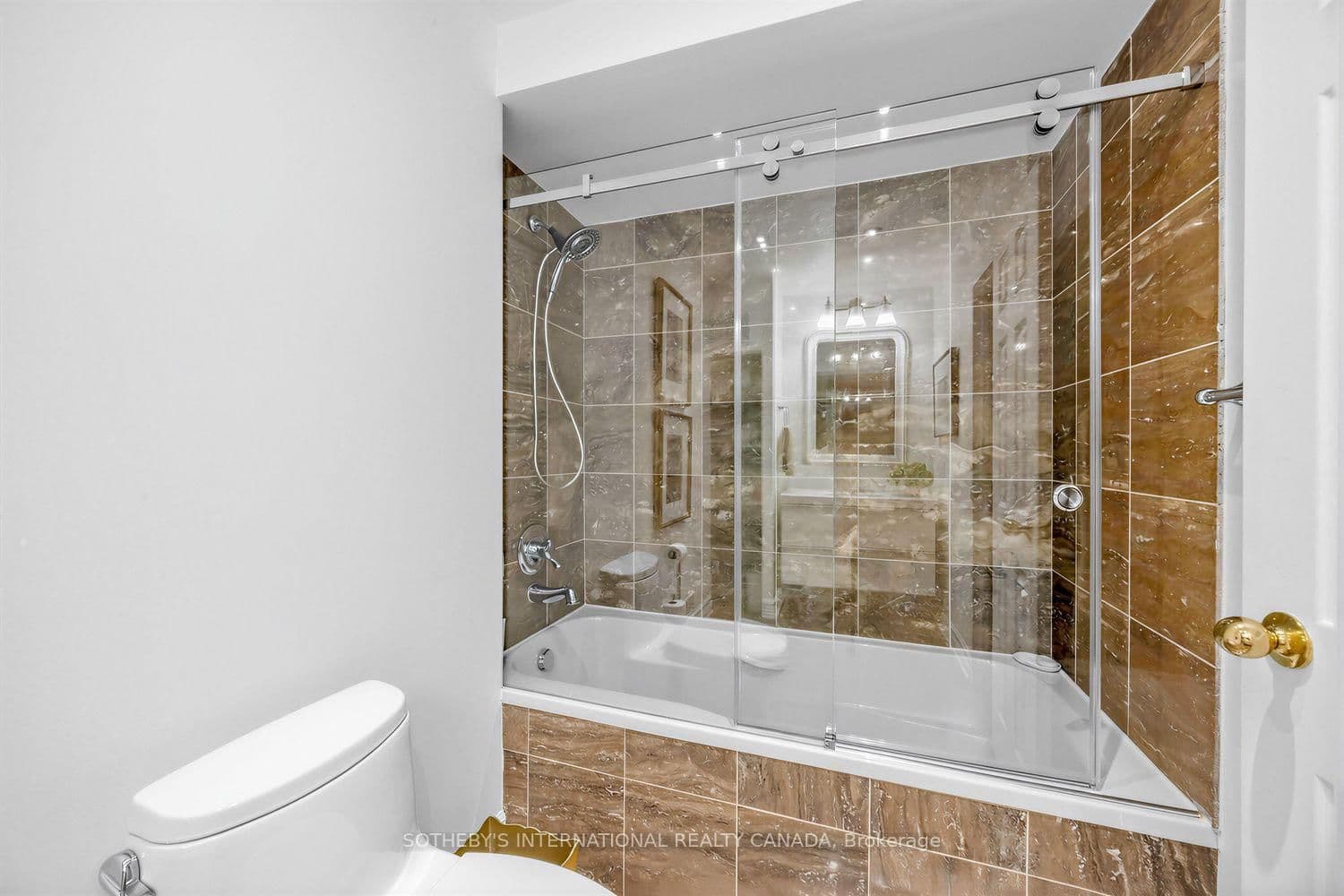 142 Pears Avenue, Unit A10 thumbnail 17