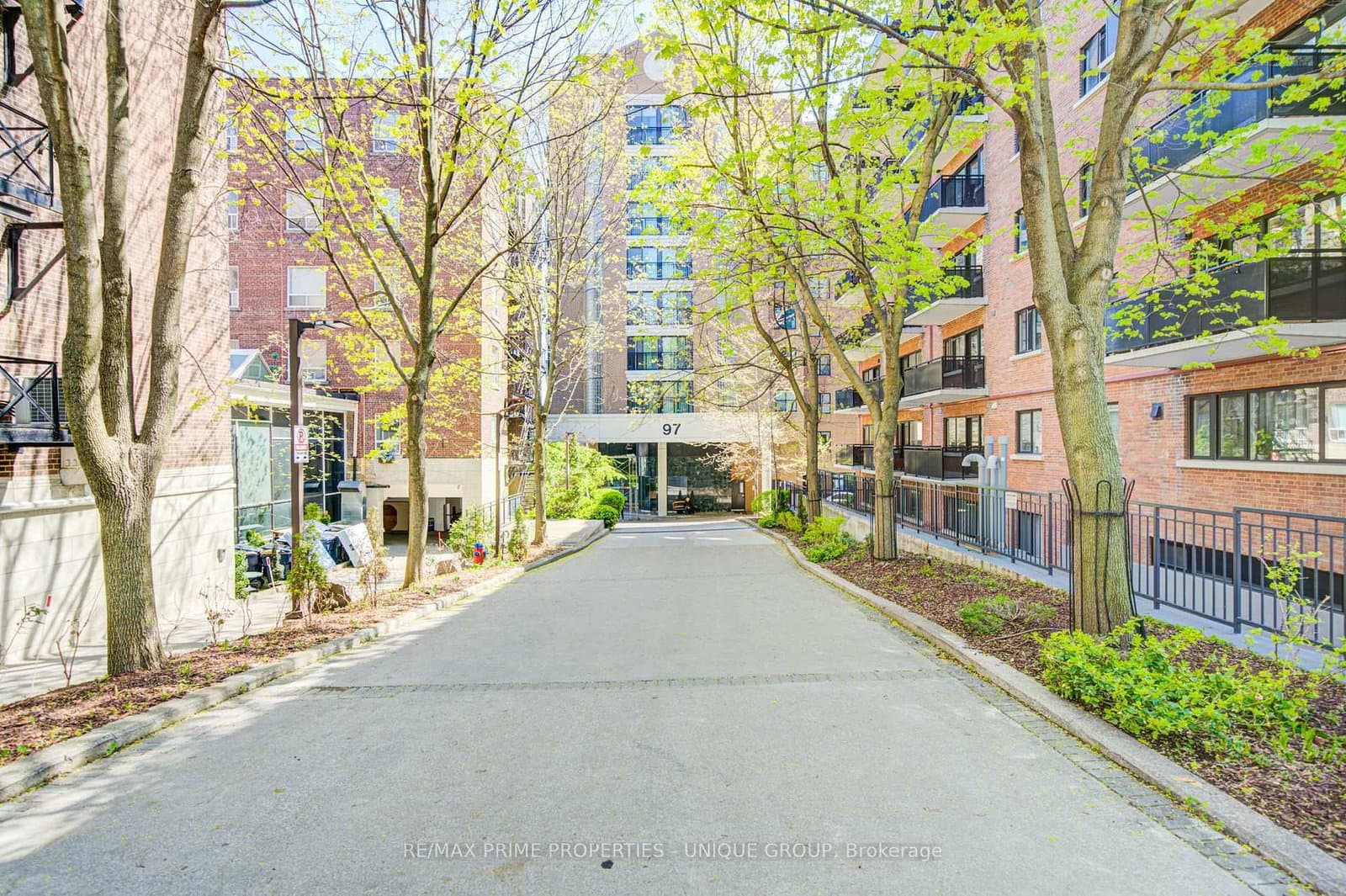 97 Lawton Boulevard, Unit 202 thumbnail 3