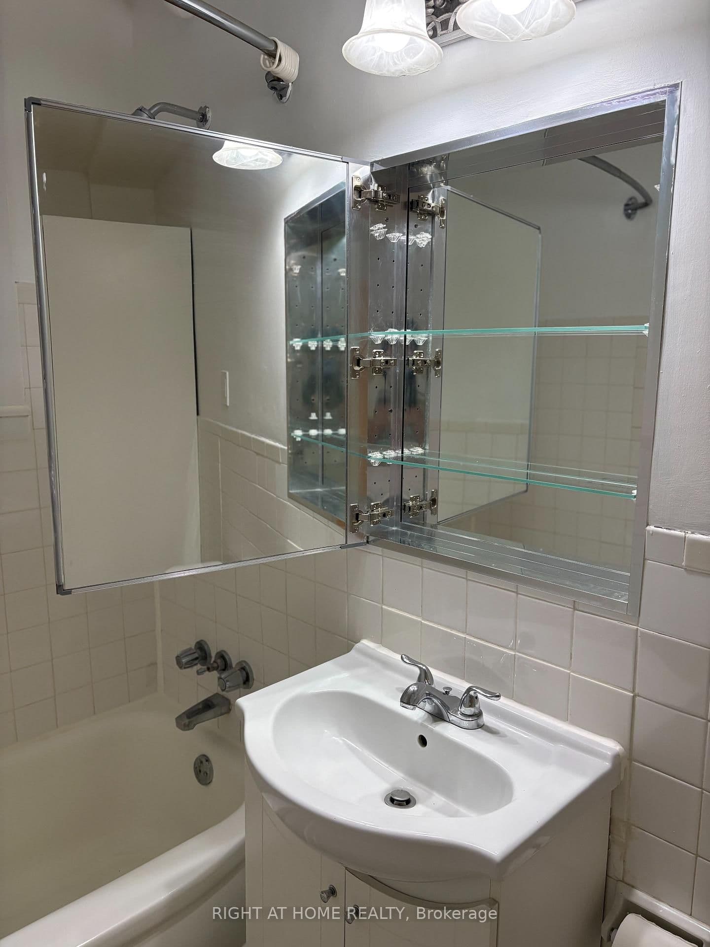 170 Bowood Avenue, Unit one thumbnail 12