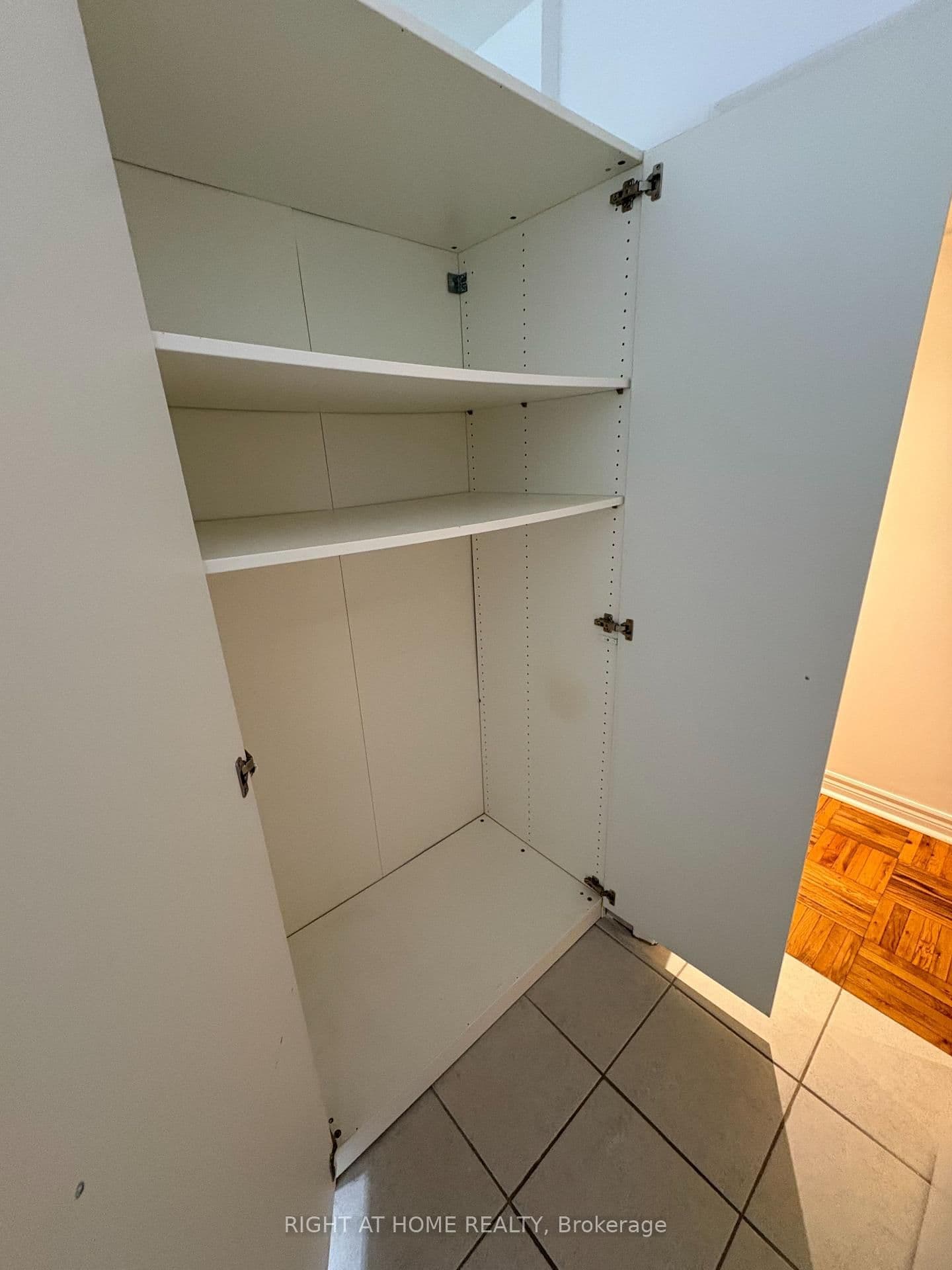 170 Bowood Avenue, Unit one thumbnail 13