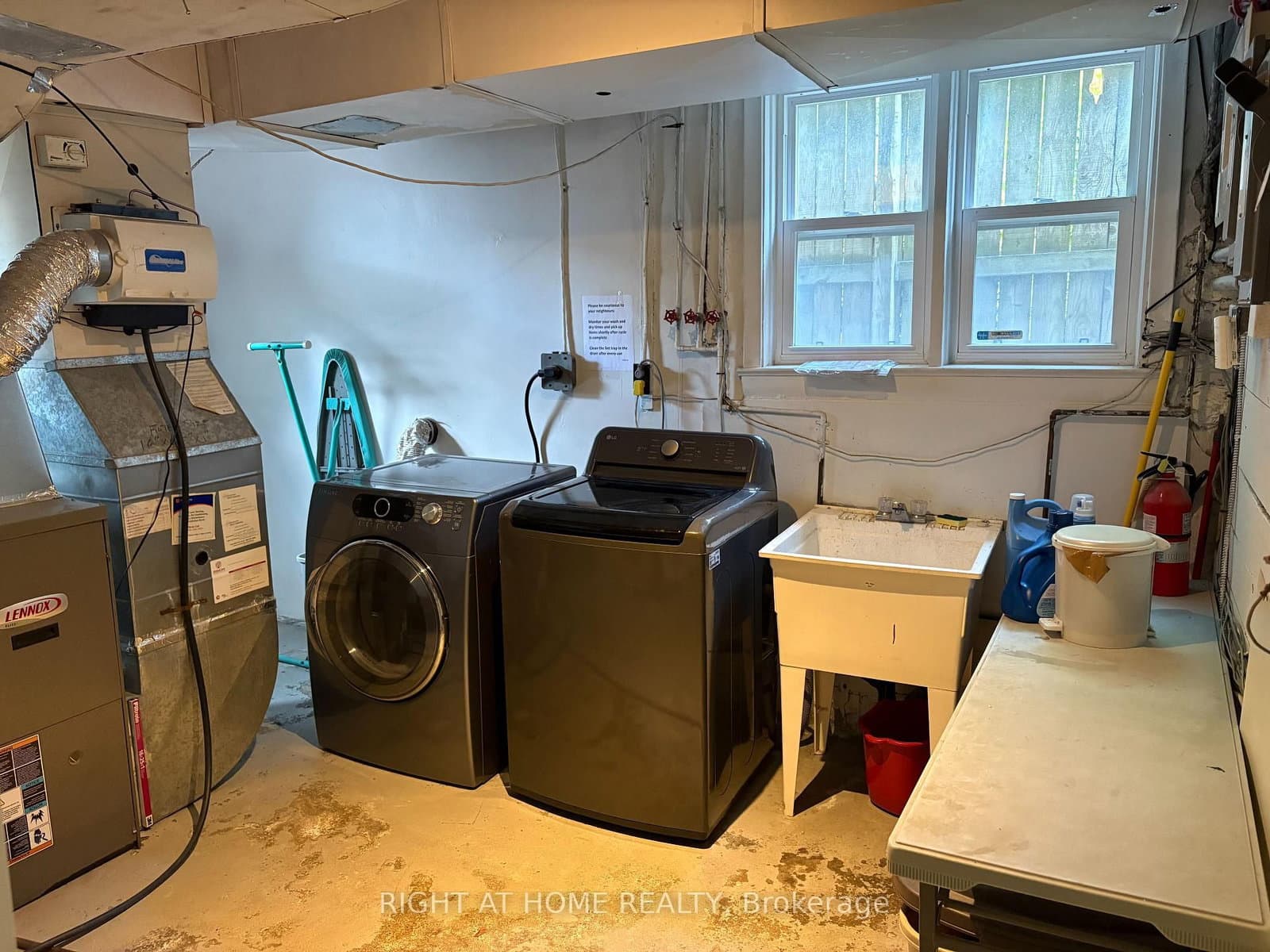 170 Bowood Avenue, Unit one thumbnail 14