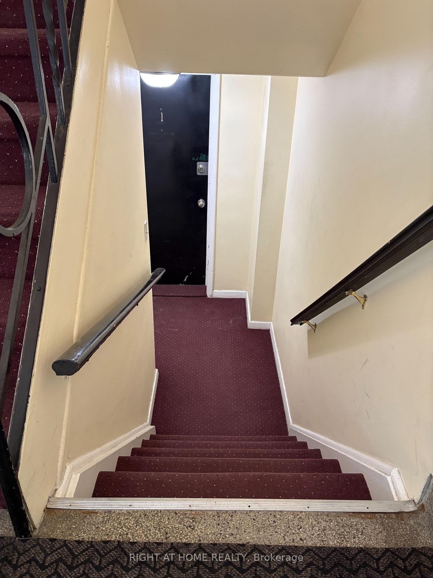 170 Bowood Avenue, Unit one thumbnail 2