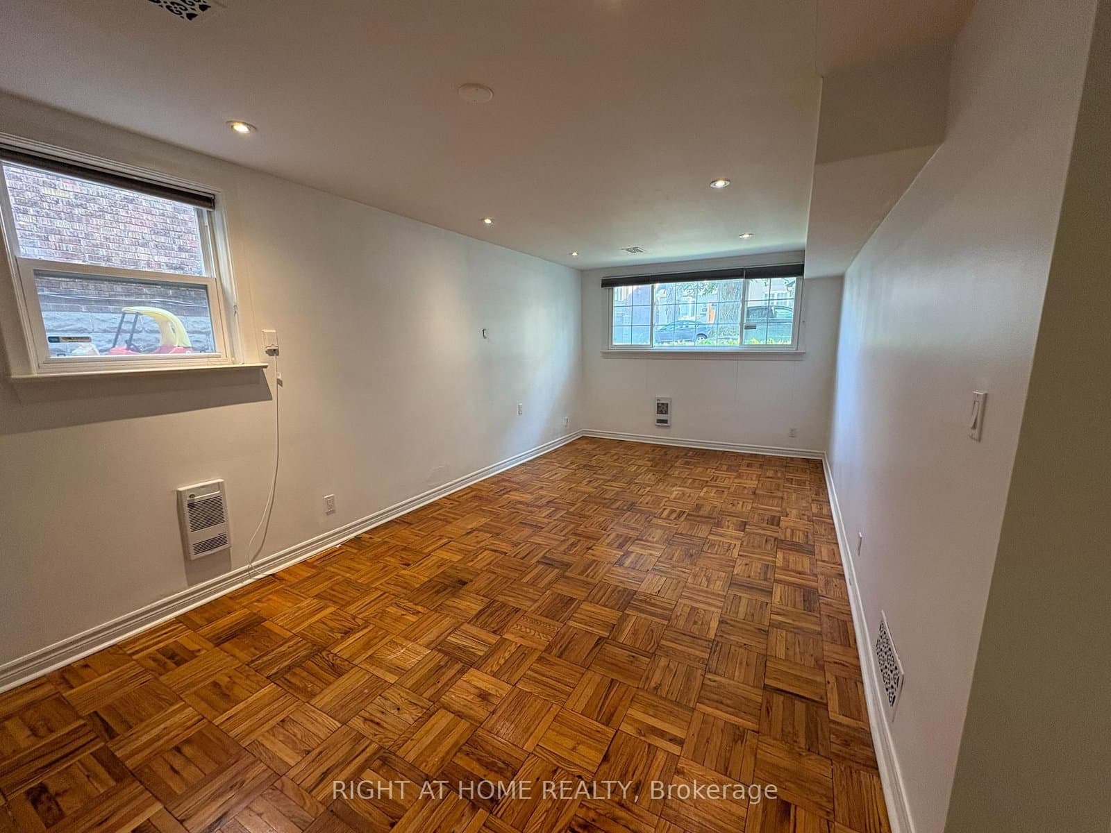 170 Bowood Avenue, Unit one thumbnail 3