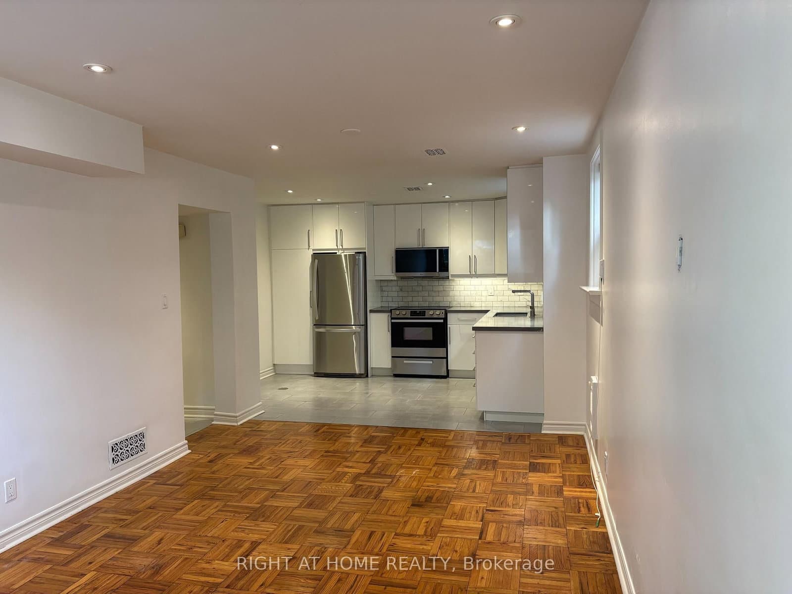 170 Bowood Avenue, Unit one thumbnail 5
