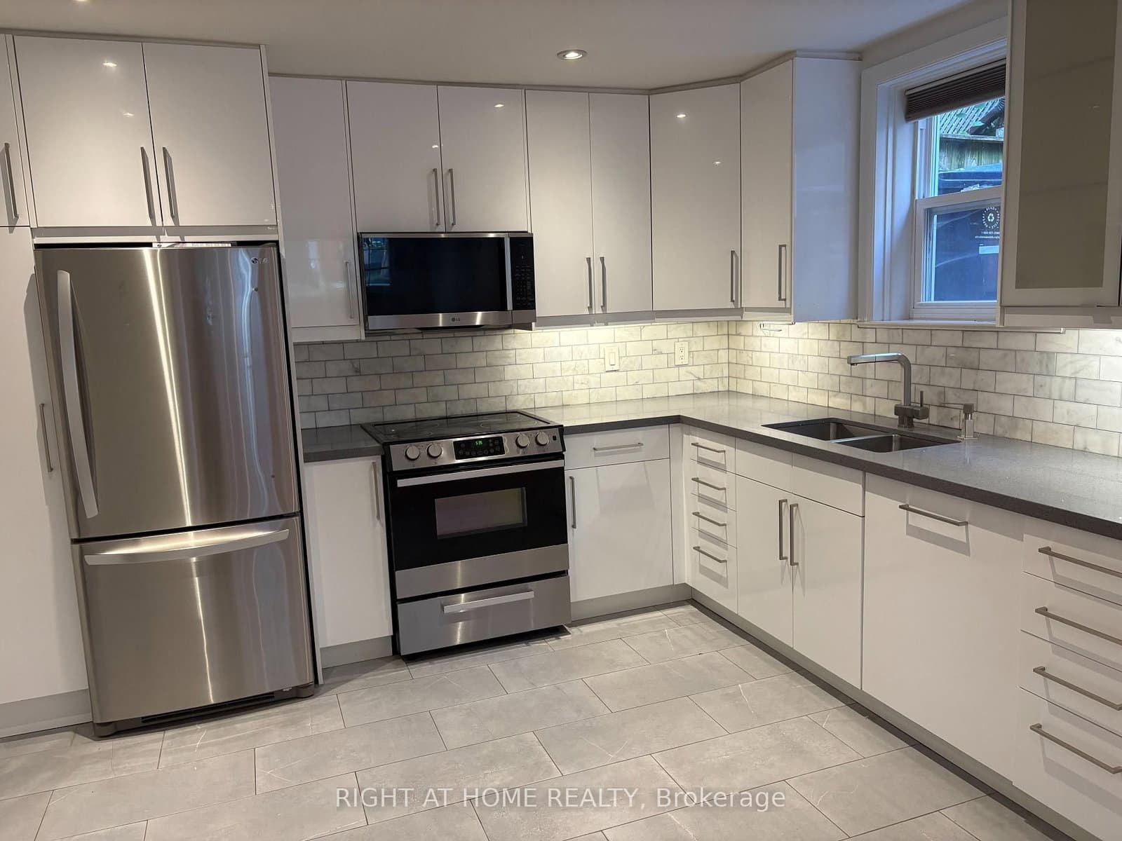 170 Bowood Avenue, Unit one thumbnail 7