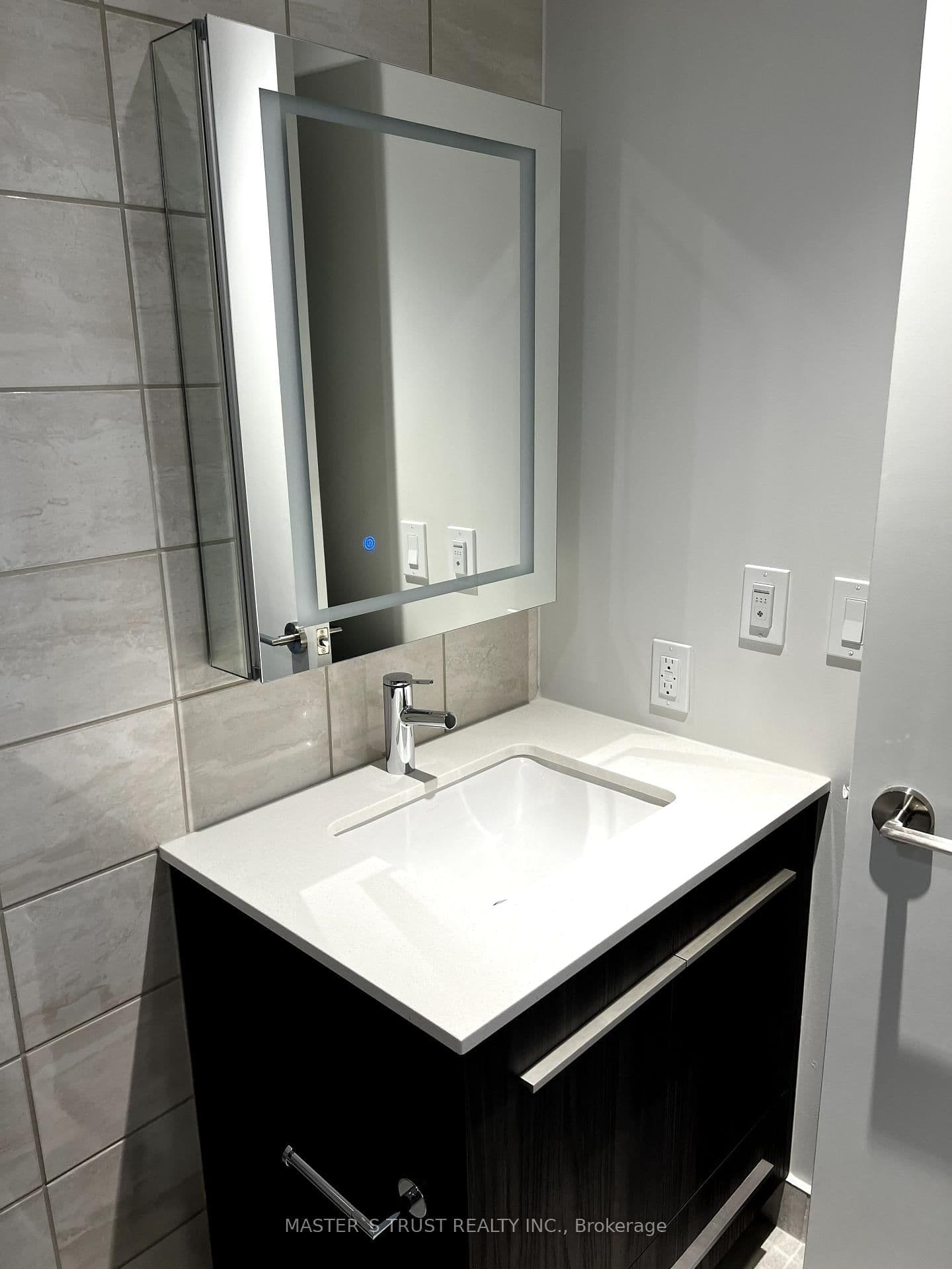 8 Cumberland Street, Unit 1105 thumbnail 10