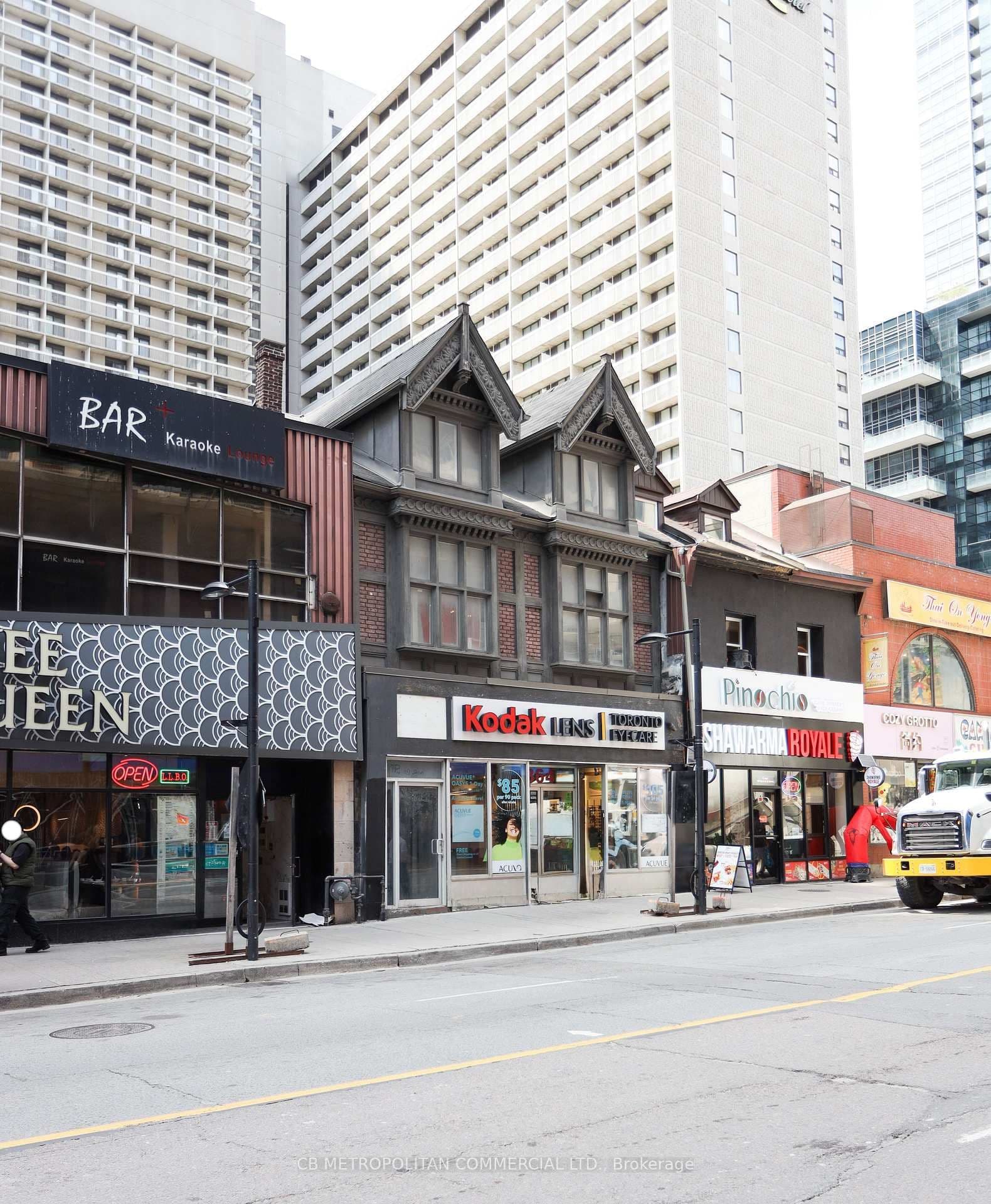 364 Yonge Street thumbnail 2