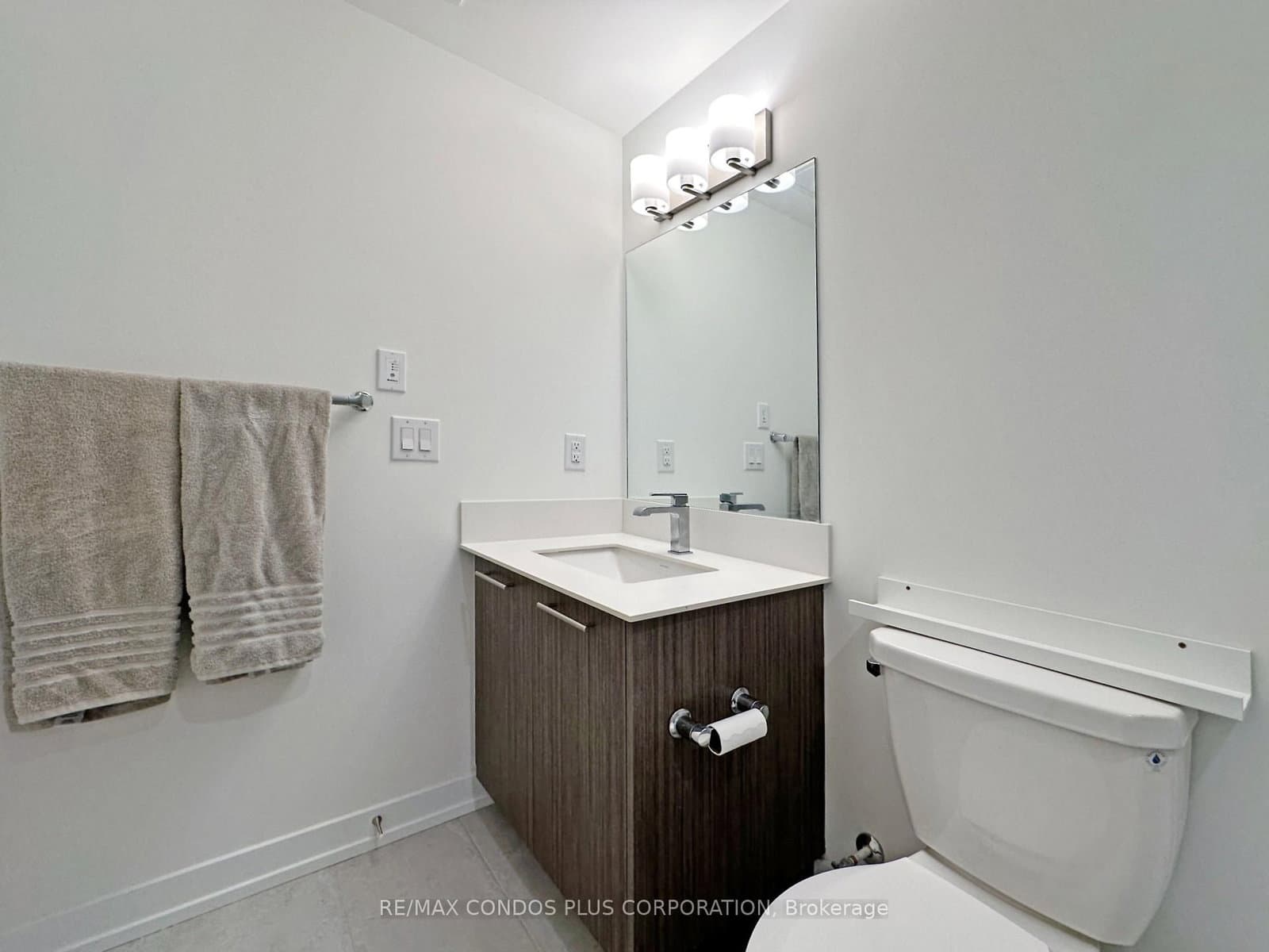 871 Sheppard Avenue W, Unit 9 thumbnail 4