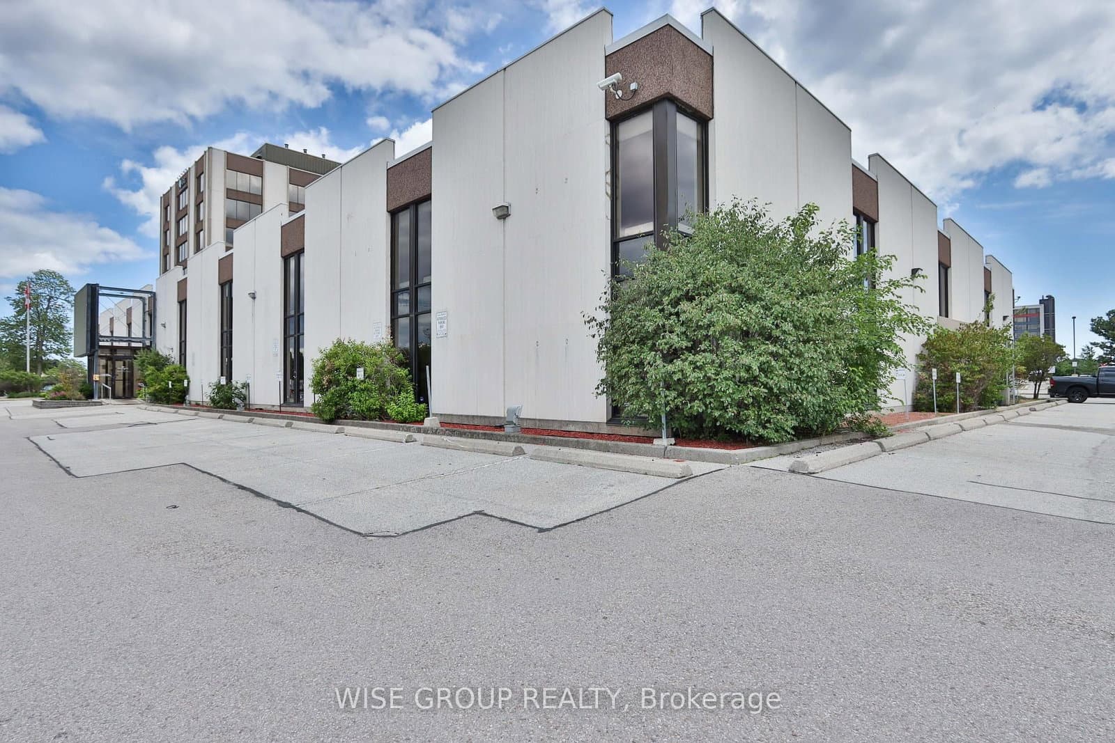 2450 Victoria Park Avenue, Unit 110 thumbnail 3