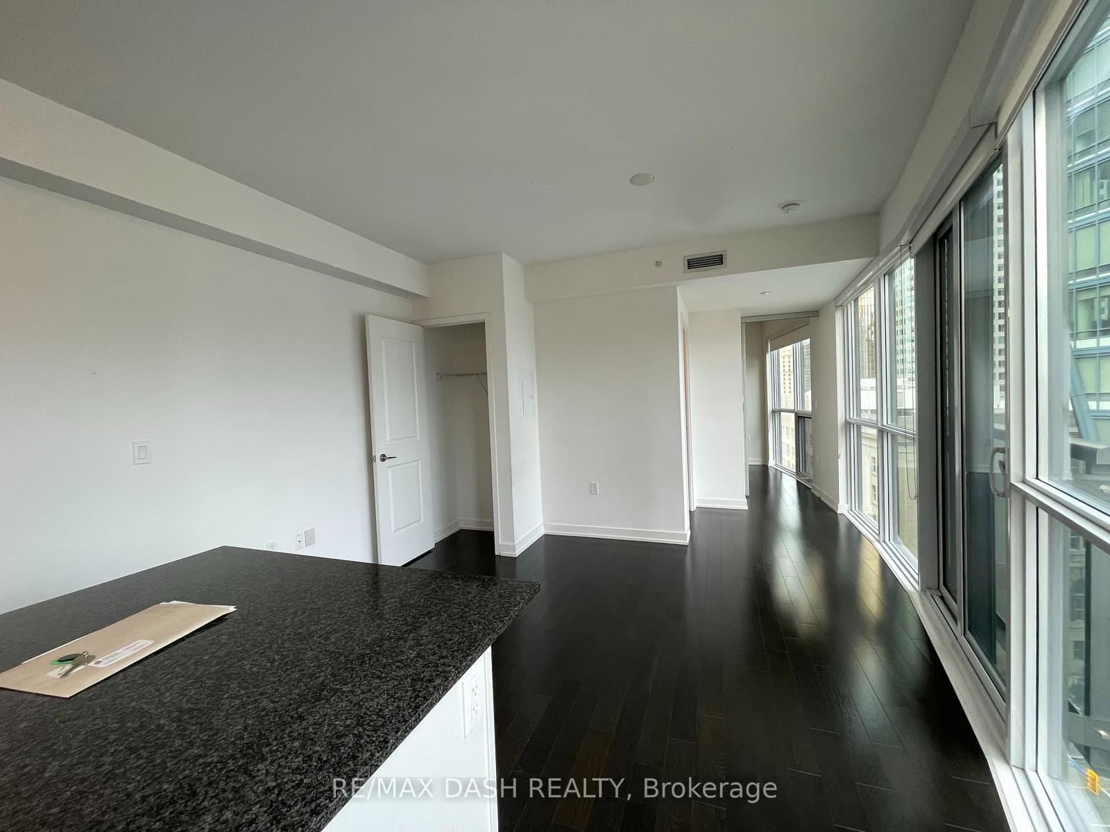1 The Esplanade Drive, Unit 1005 thumbnail 6