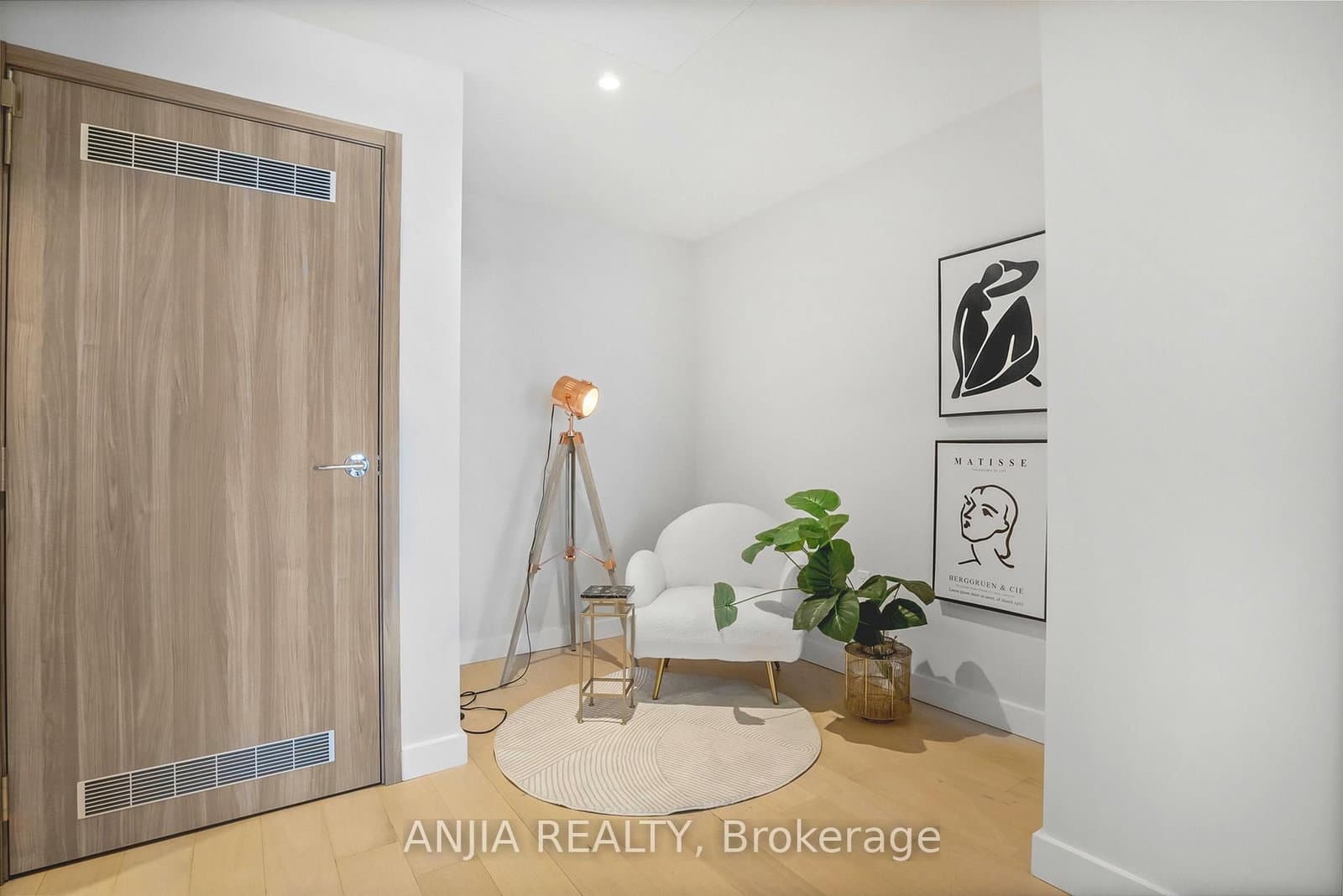 85 McMahon Drive, Unit TH607 thumbnail 25