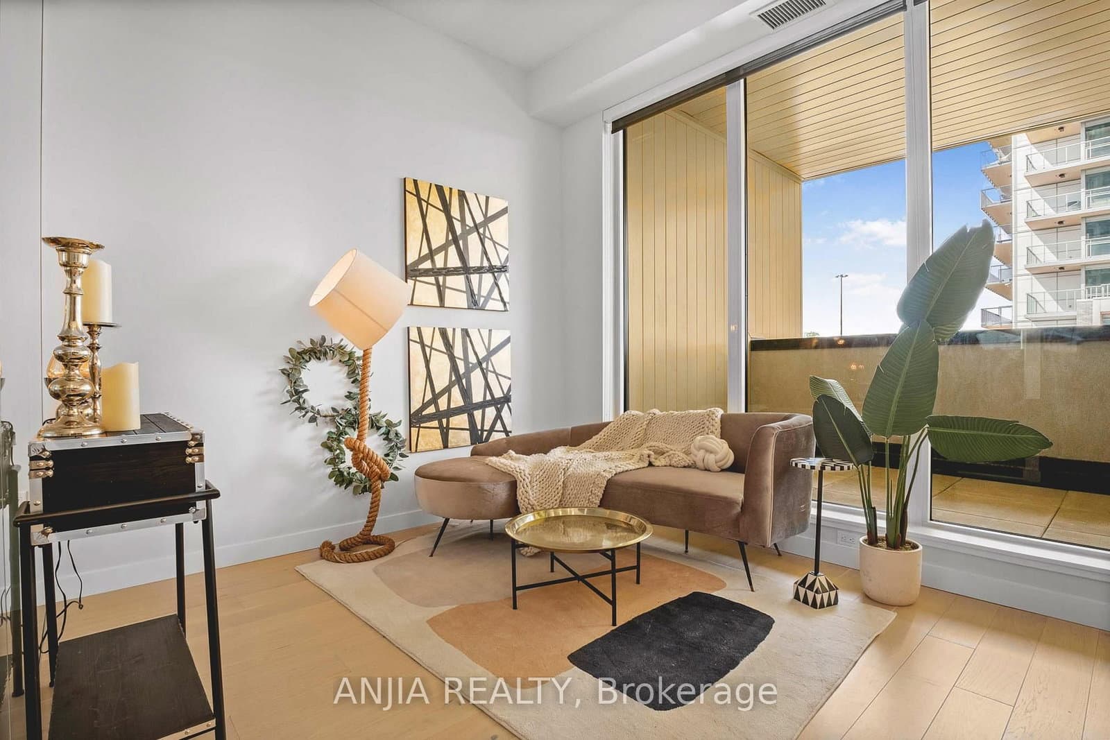 85 McMahon Drive, Unit TH607 thumbnail 7