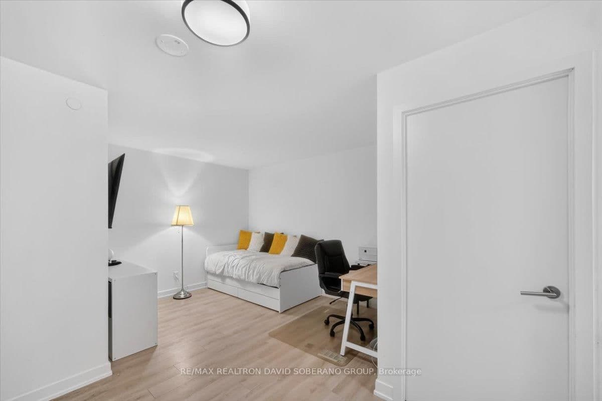 112 Varna Drive thumbnail 16