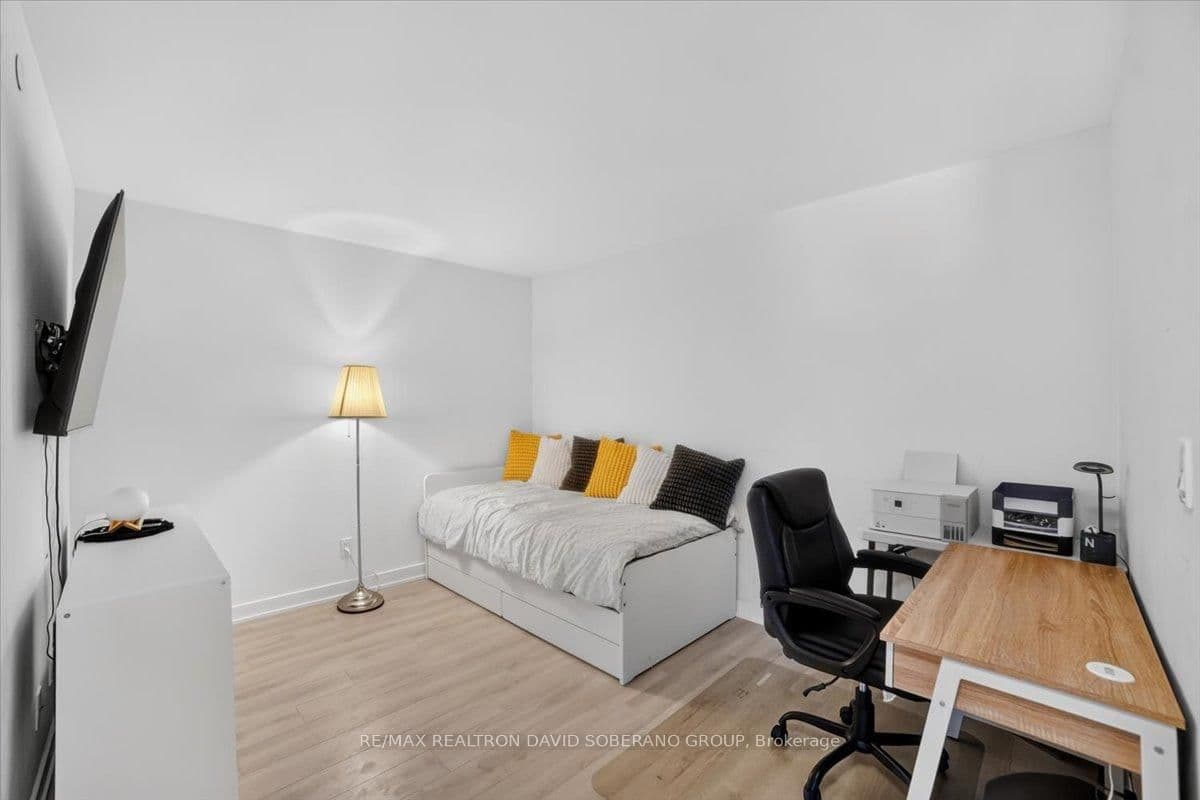 112 Varna Drive thumbnail 19
