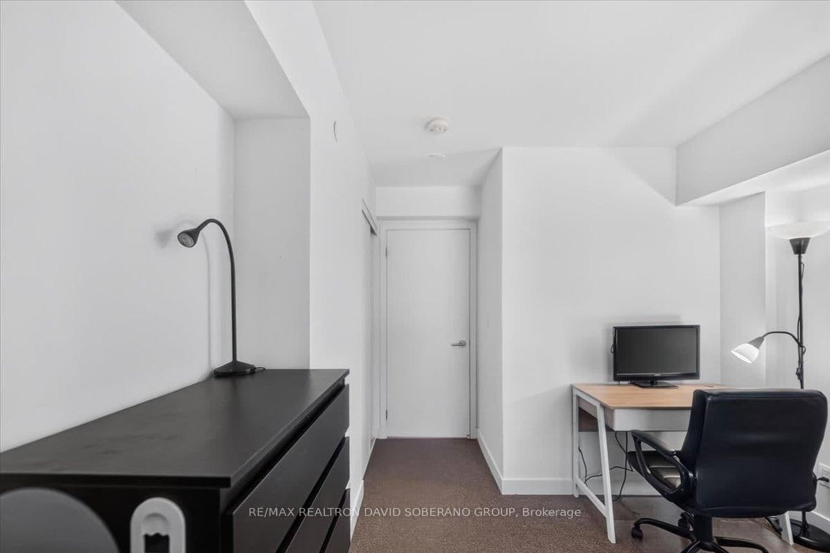 112 Varna Drive thumbnail 24