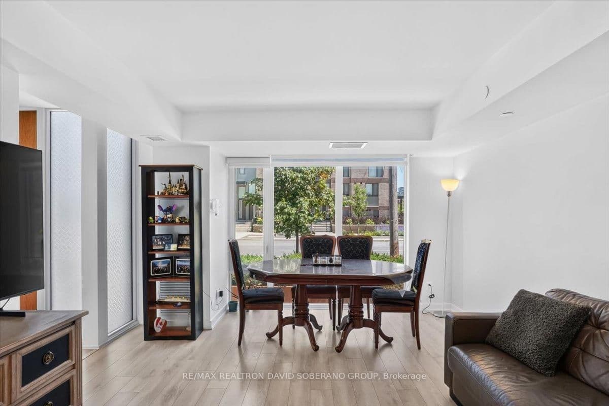 112 Varna Drive thumbnail 7