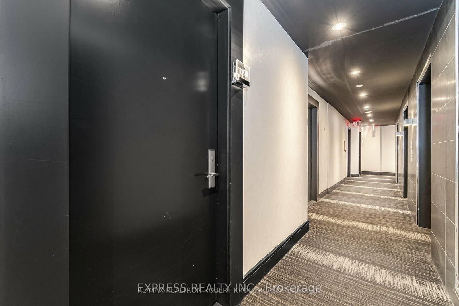 290 Adelaide Street W, Unit 1008 thumbnail 4