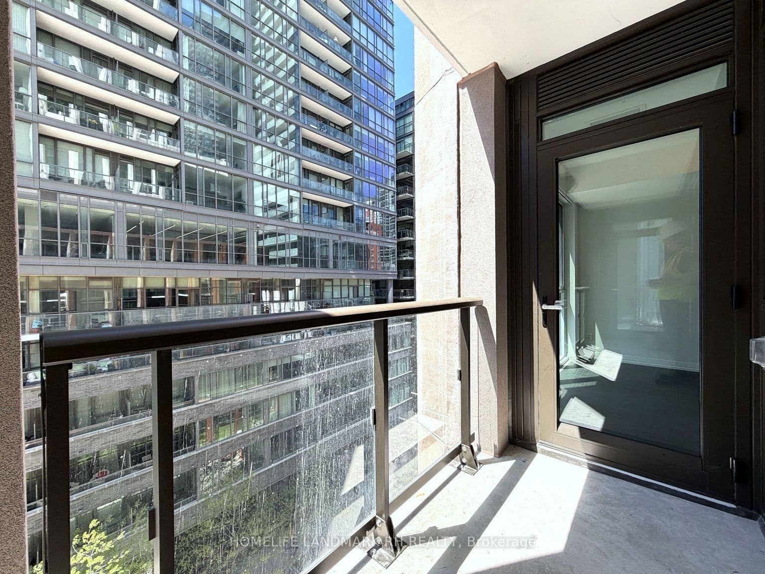 400 King Street W, Unit 619 thumbnail 12