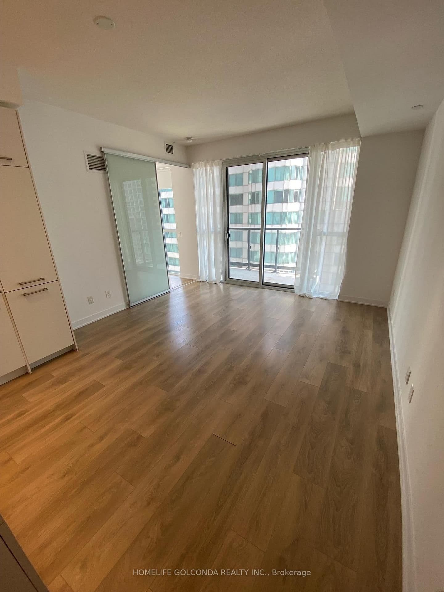 87 Peter Street, Unit 1813 thumbnail 13