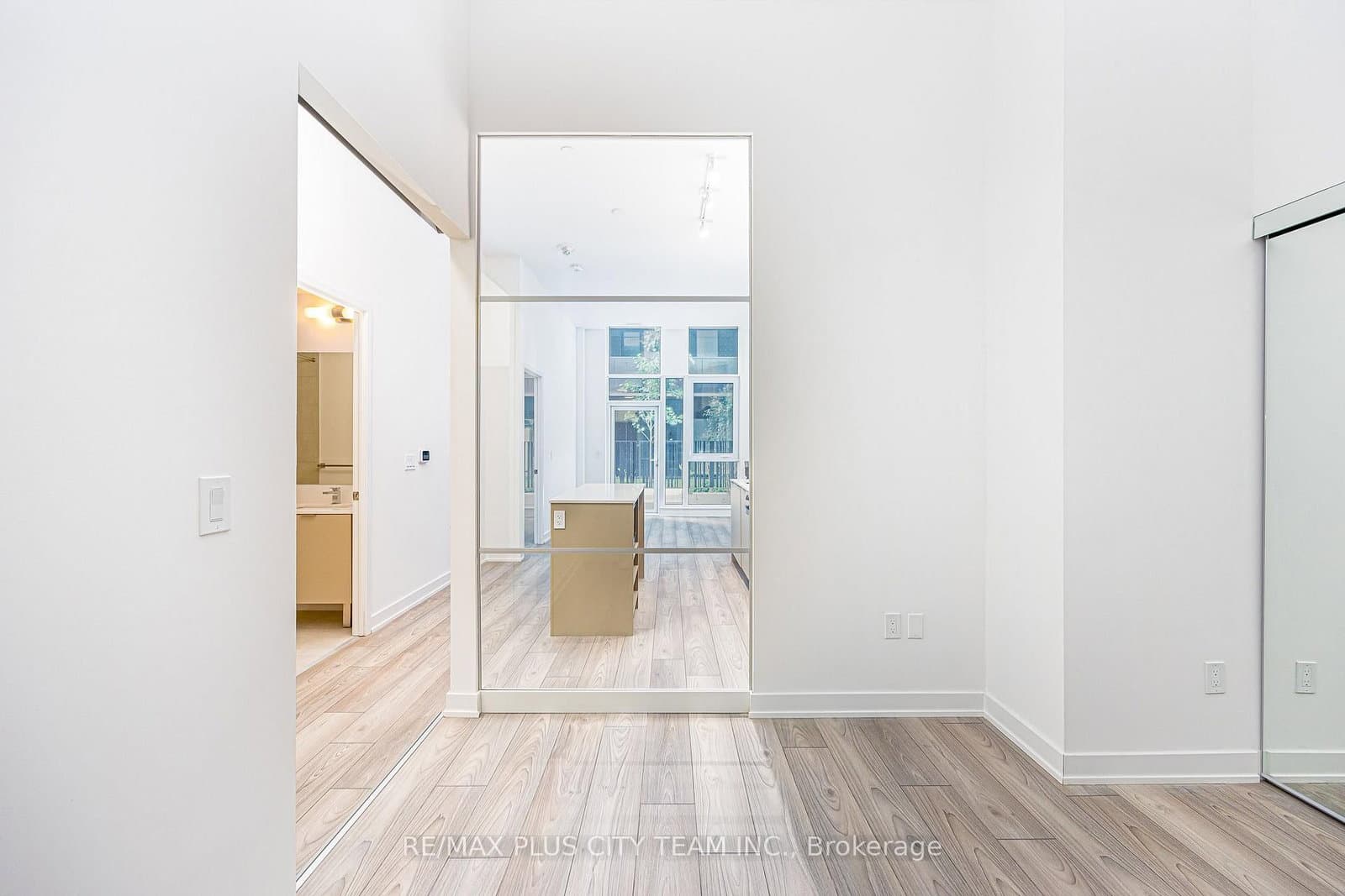 8 Tippett Road, Unit 105 thumbnail 11
