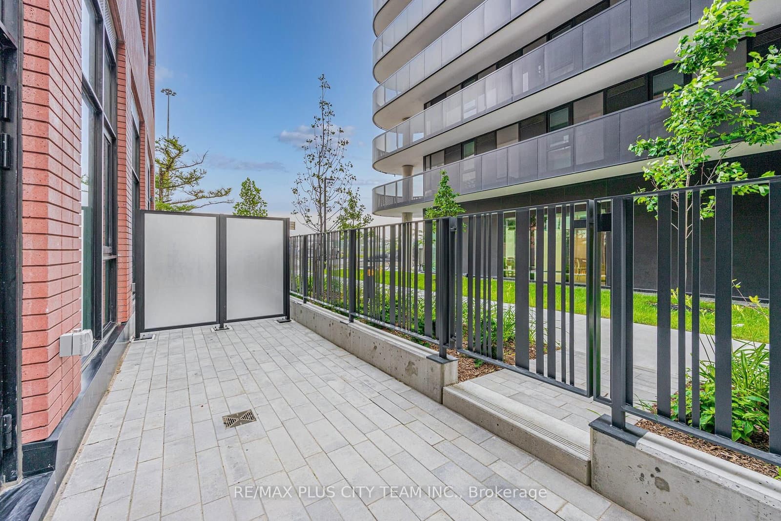 8 Tippett Road, Unit 105 thumbnail 13