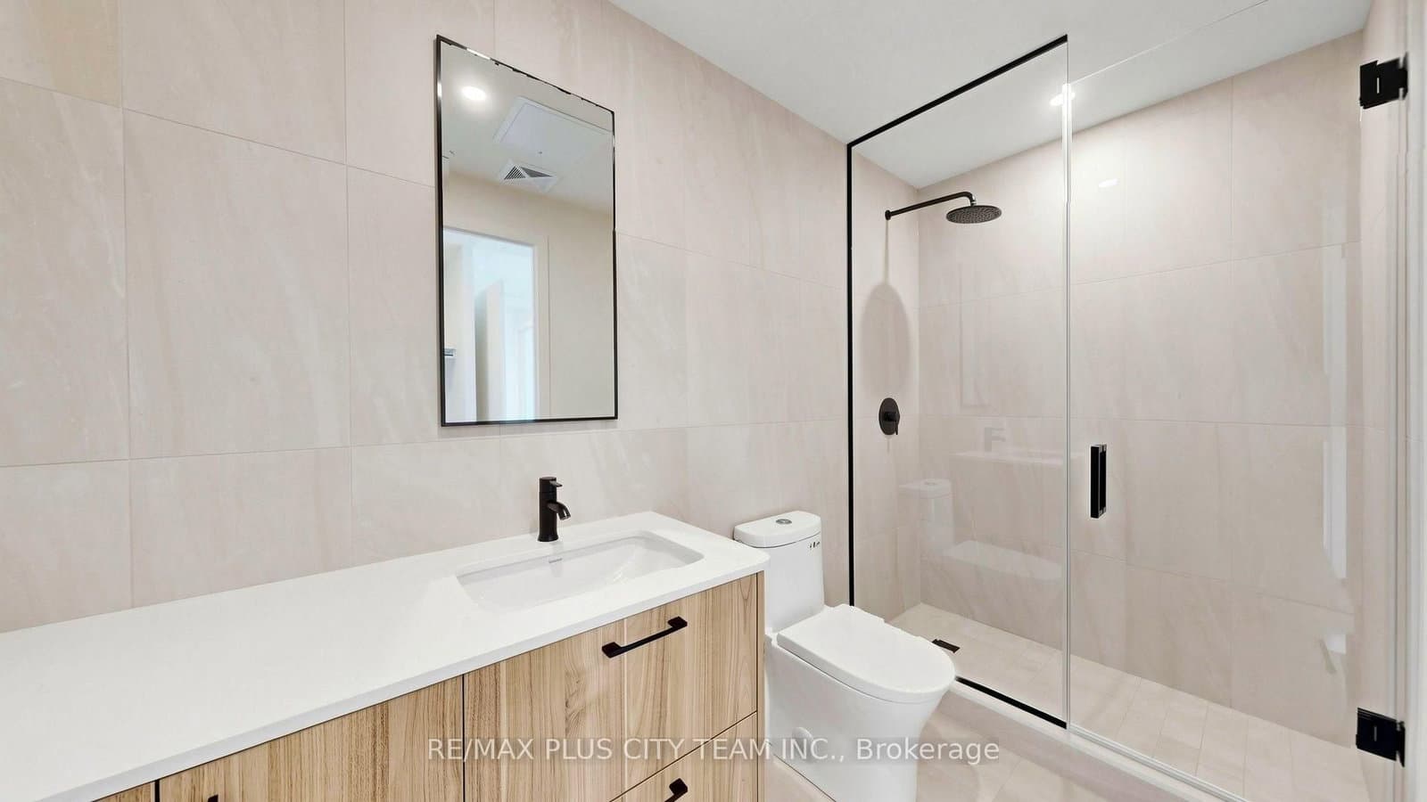 109 Erskine Avenue, Unit 1703 thumbnail 8