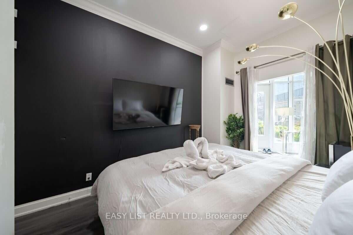 373 Front Street W, Unit 101 thumbnail 8