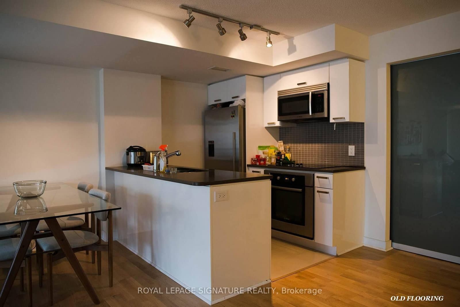 295 Adelaide Street W, Unit 414 thumbnail 4