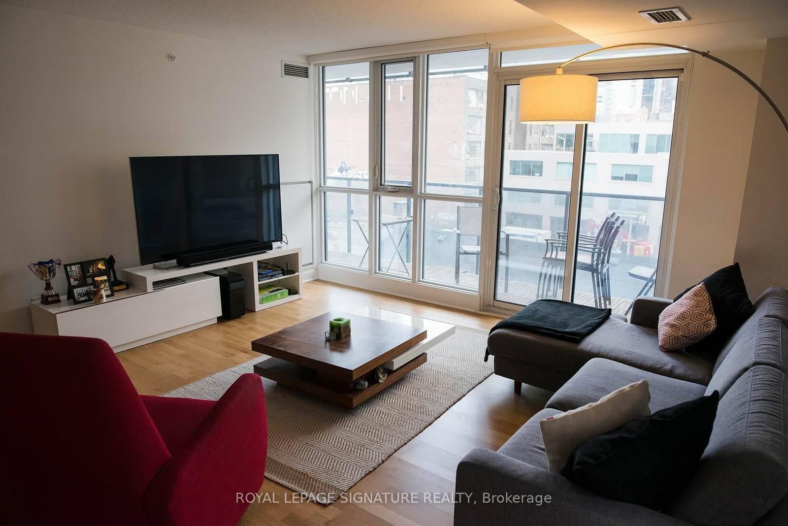 295 Adelaide Street W, Unit 414