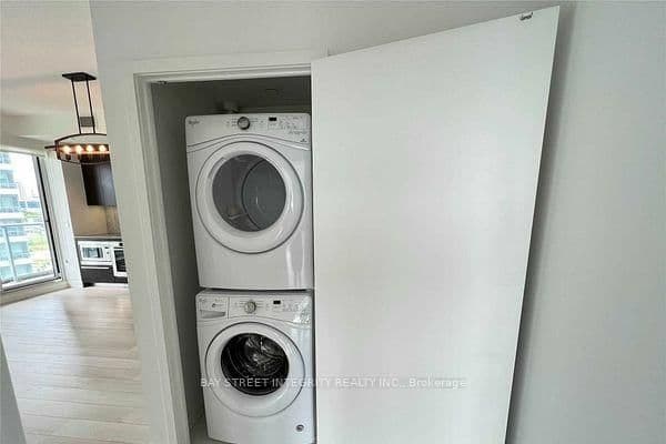 117 McMahon Drive, Unit 303 thumbnail 15
