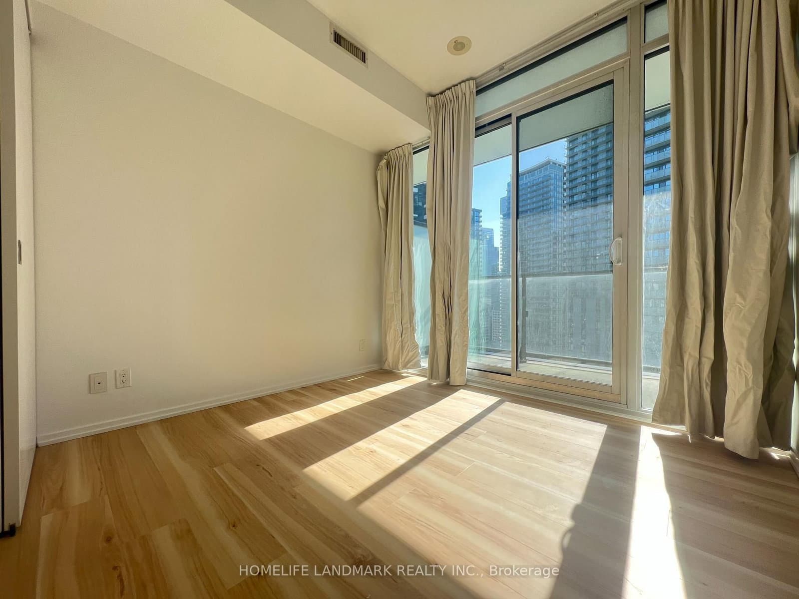125 Peter Street, Unit 2301 thumbnail 10