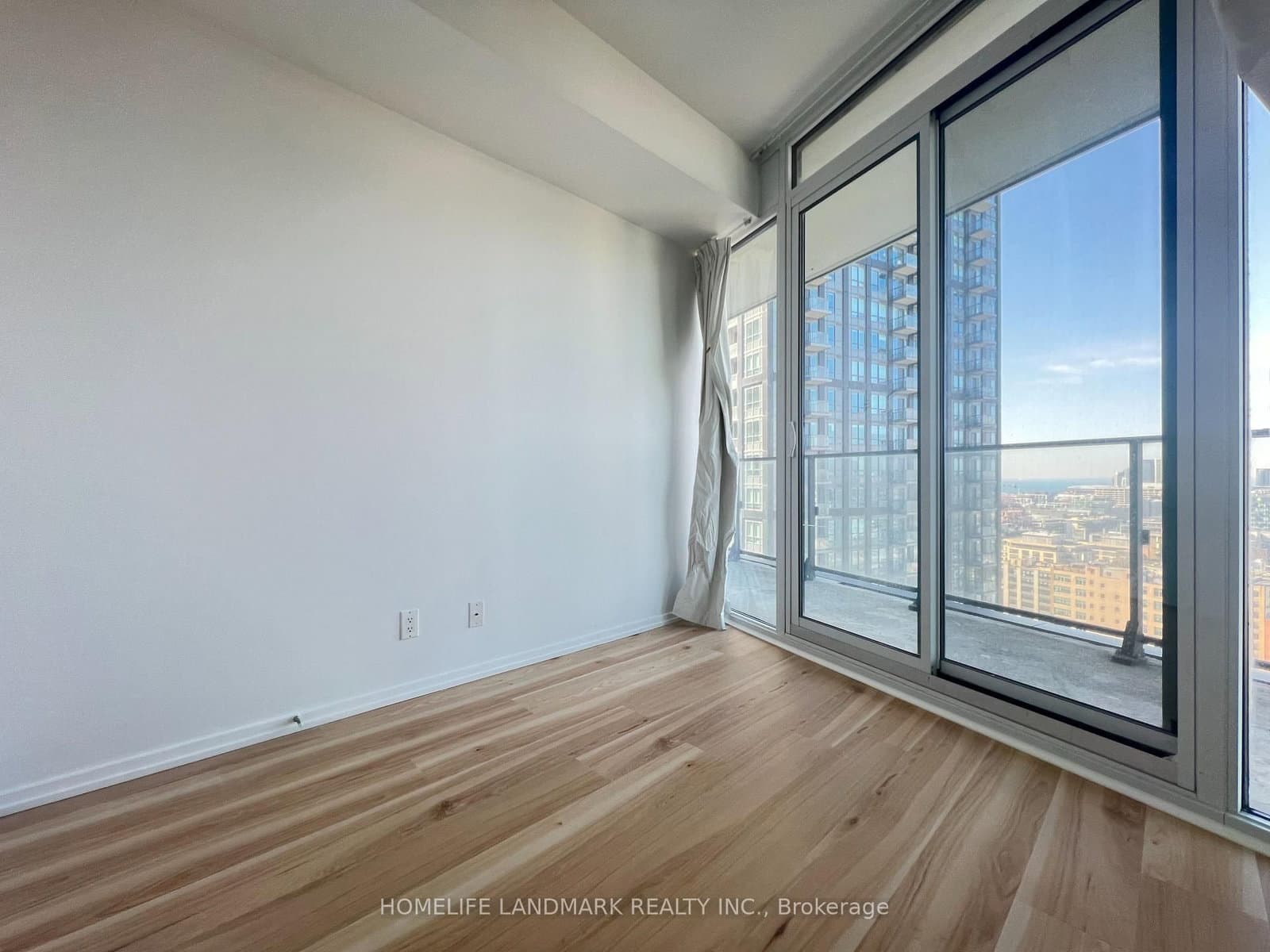 125 Peter Street, Unit 2301 thumbnail 11