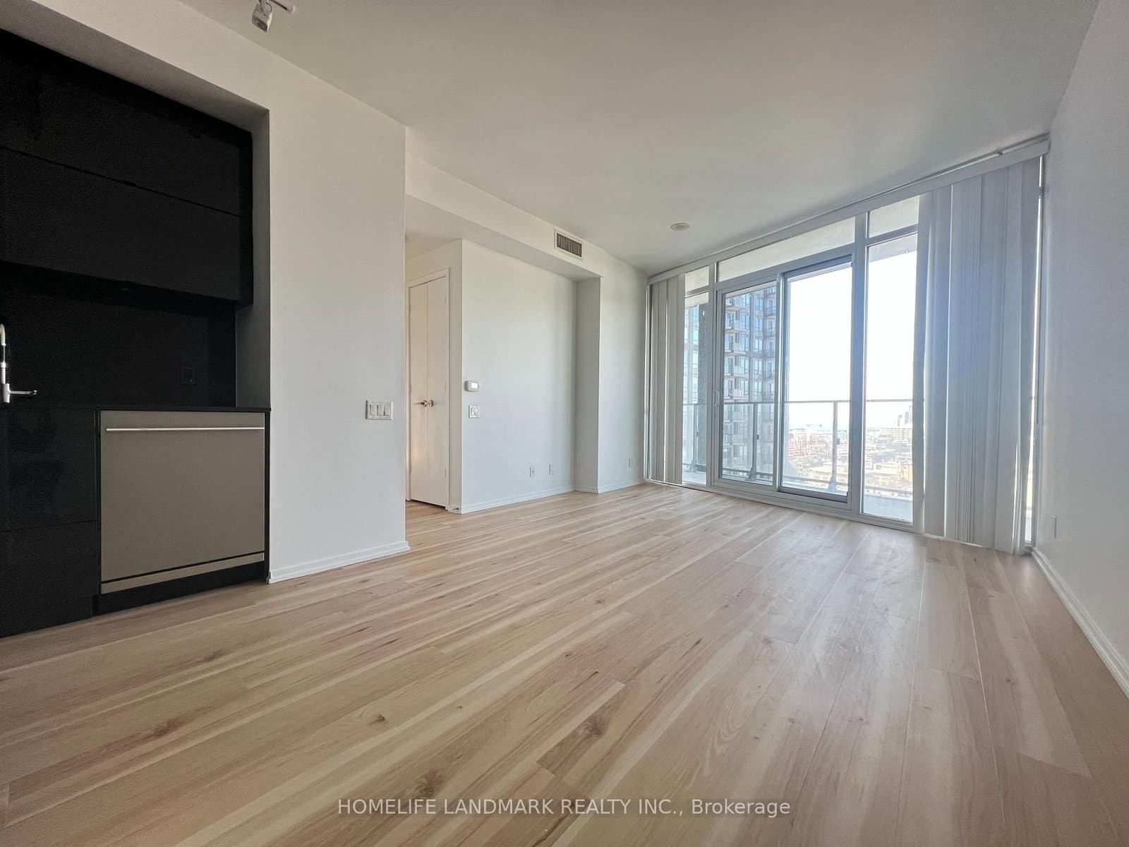 125 Peter Street, Unit 2301 thumbnail 2